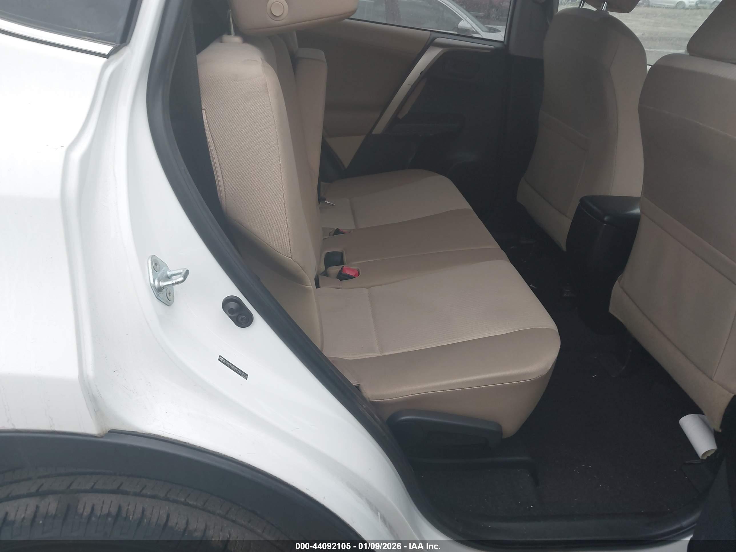 TOYOTA RAV4 image 8