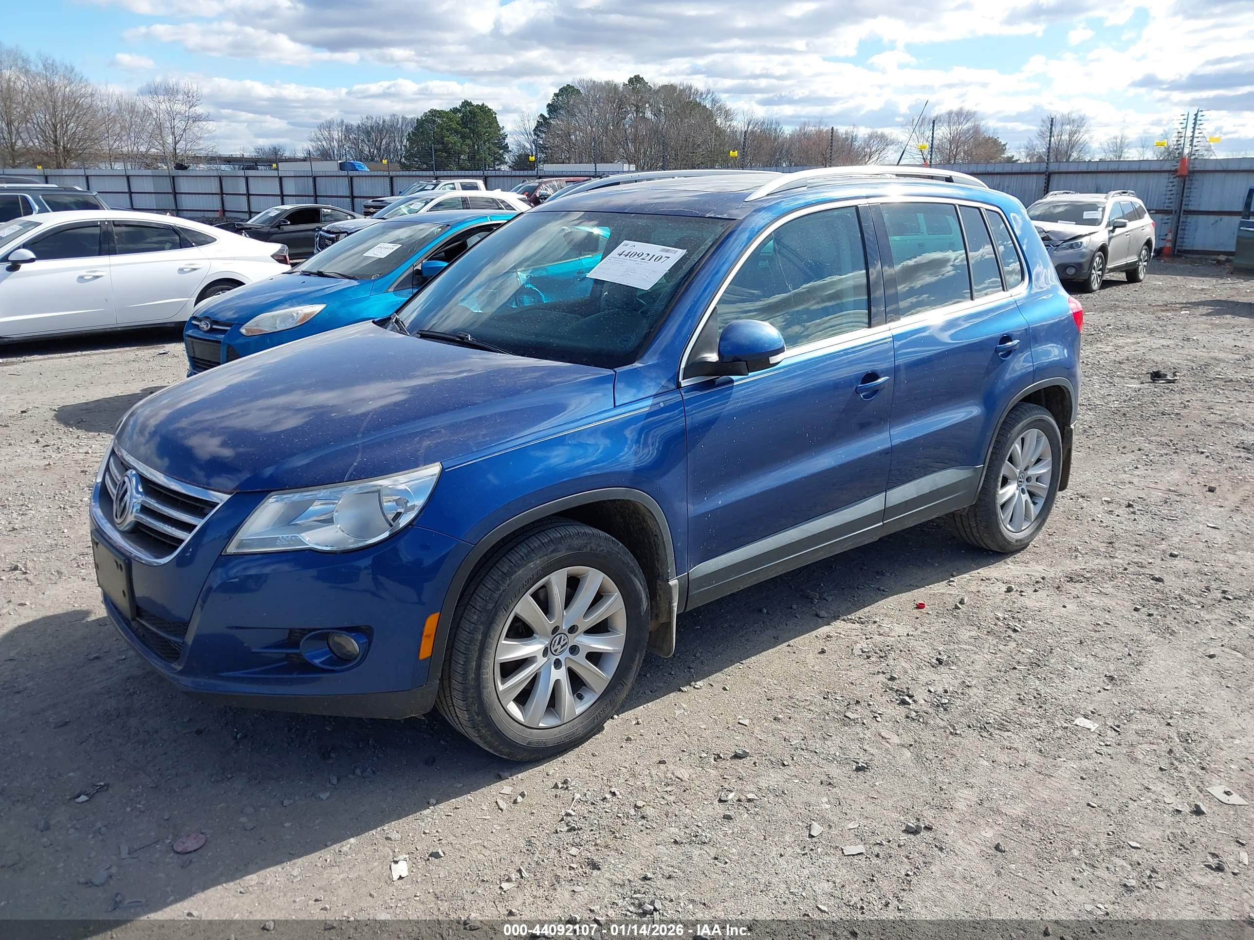VOLKSWAGEN TIGUAN image 2