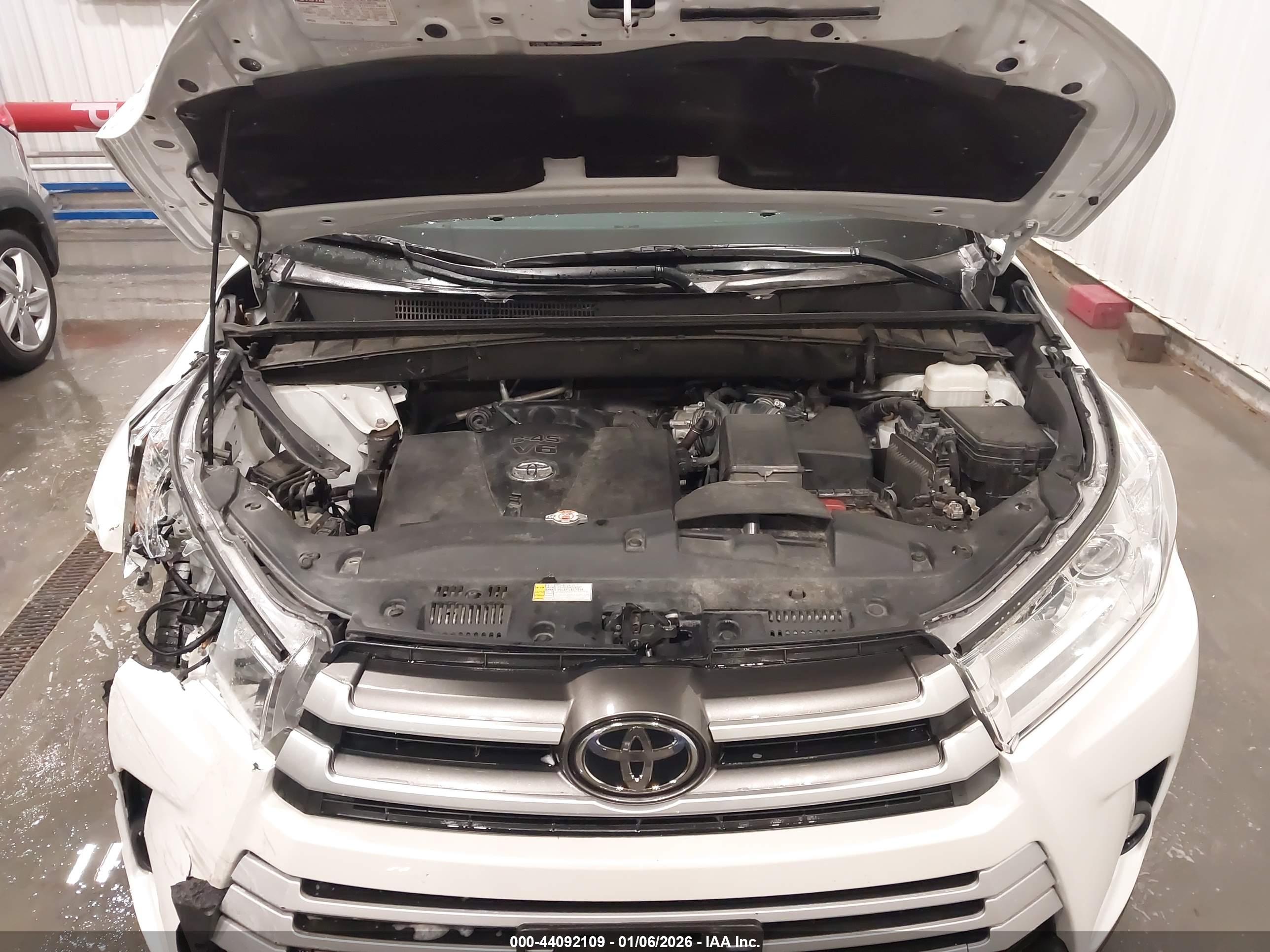 TOYOTA HIGHLANDER image 10