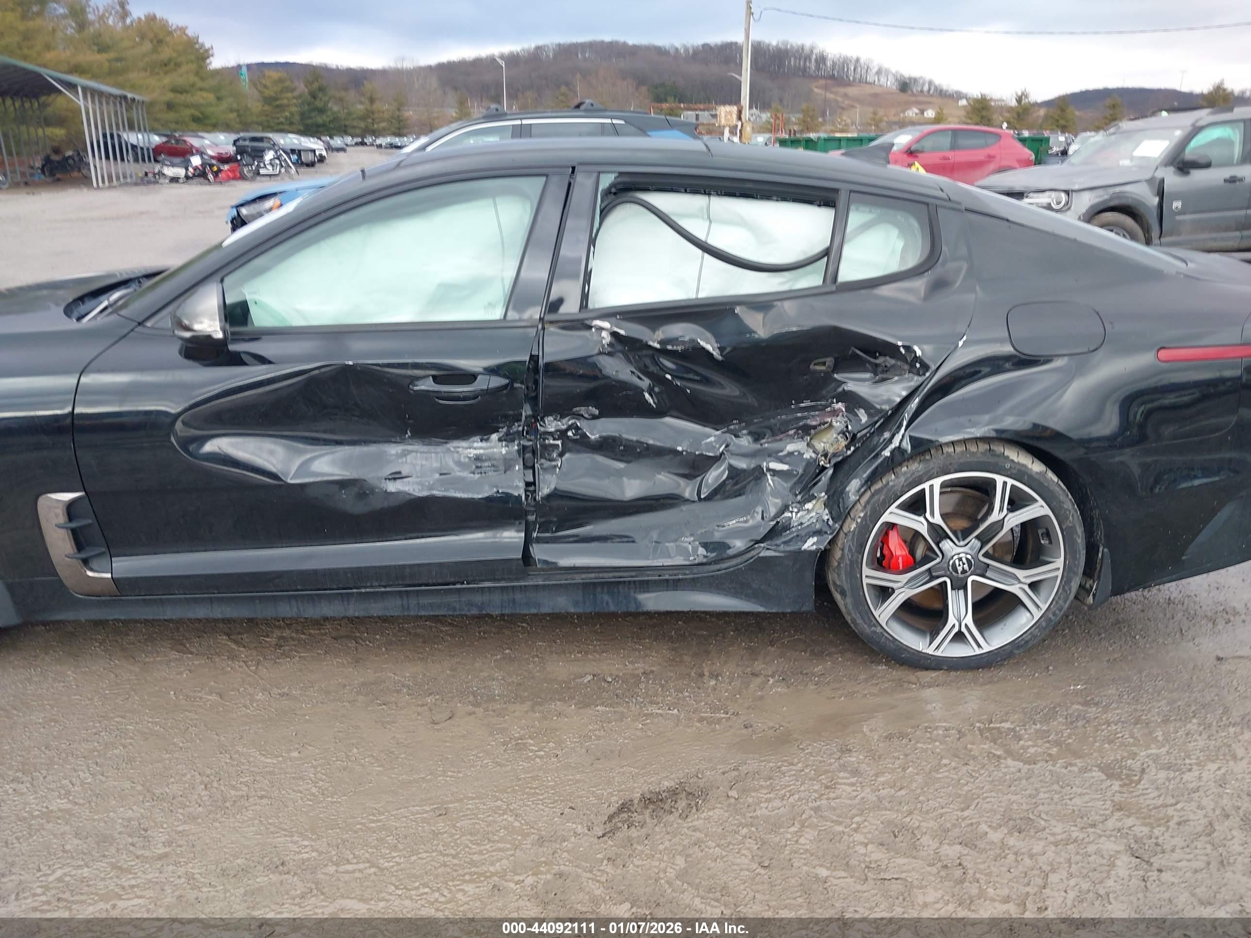 KIA STINGER image 6