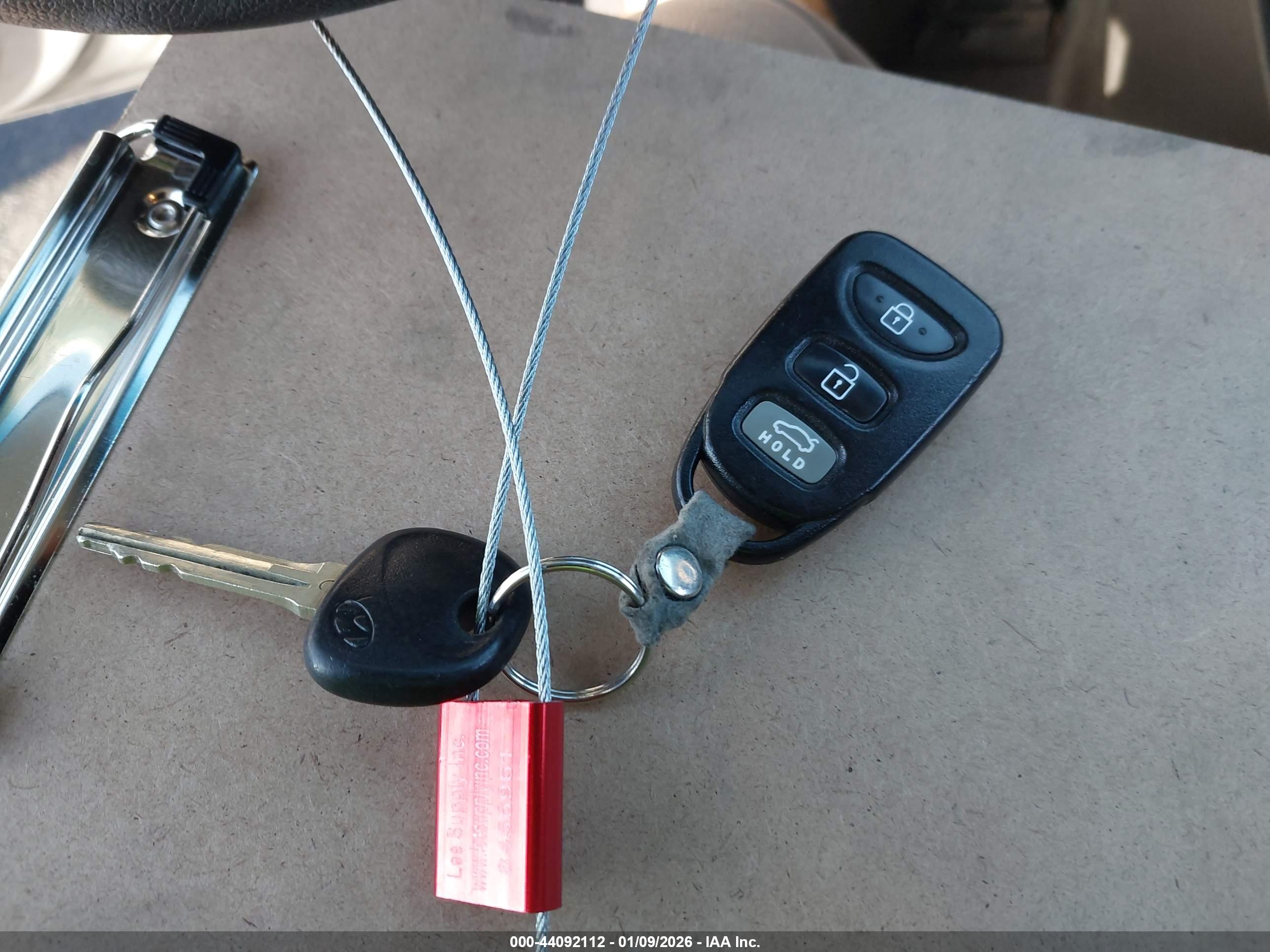 HYUNDAI ELANTRA image 11