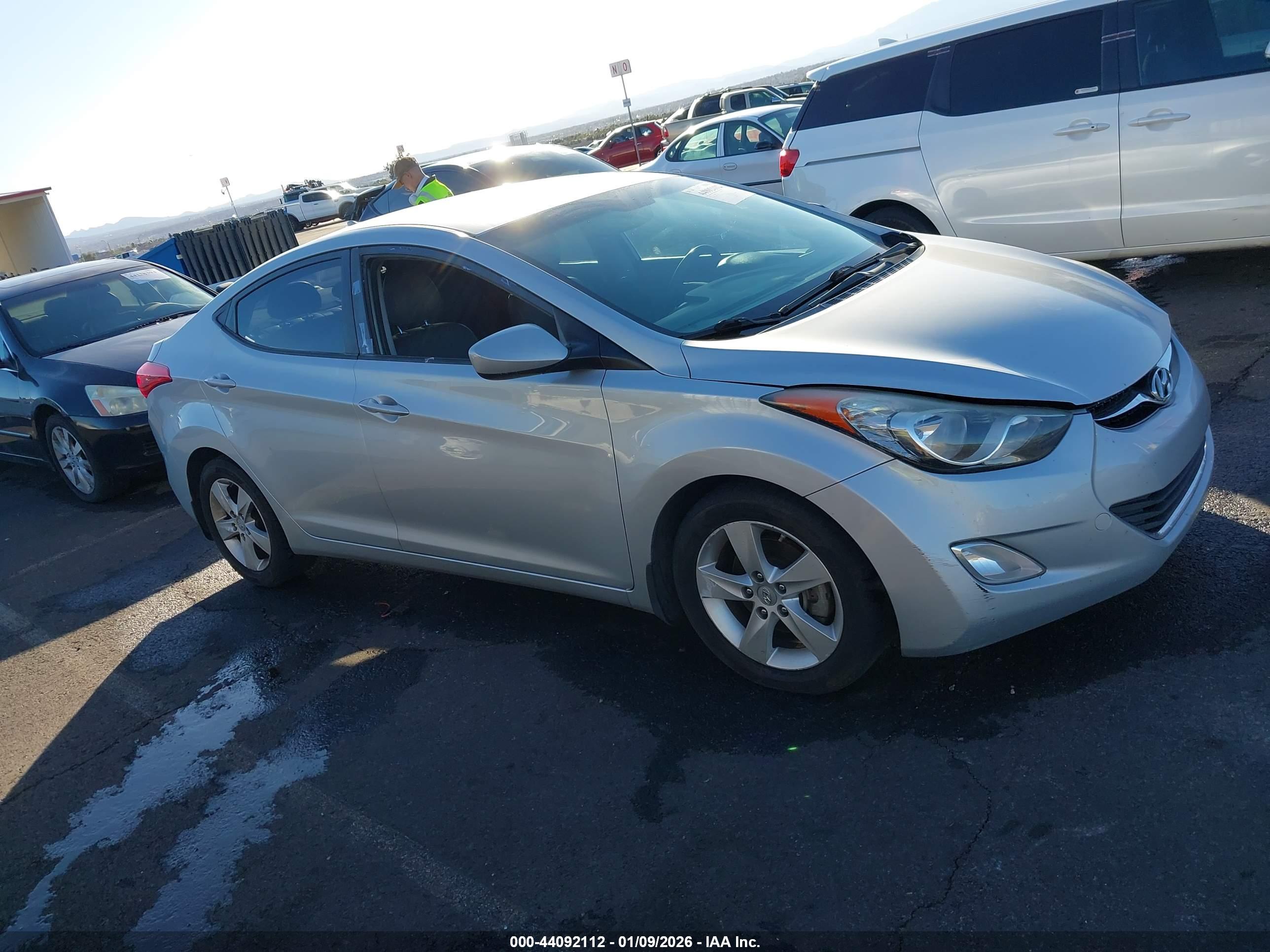 HYUNDAI ELANTRA image 6