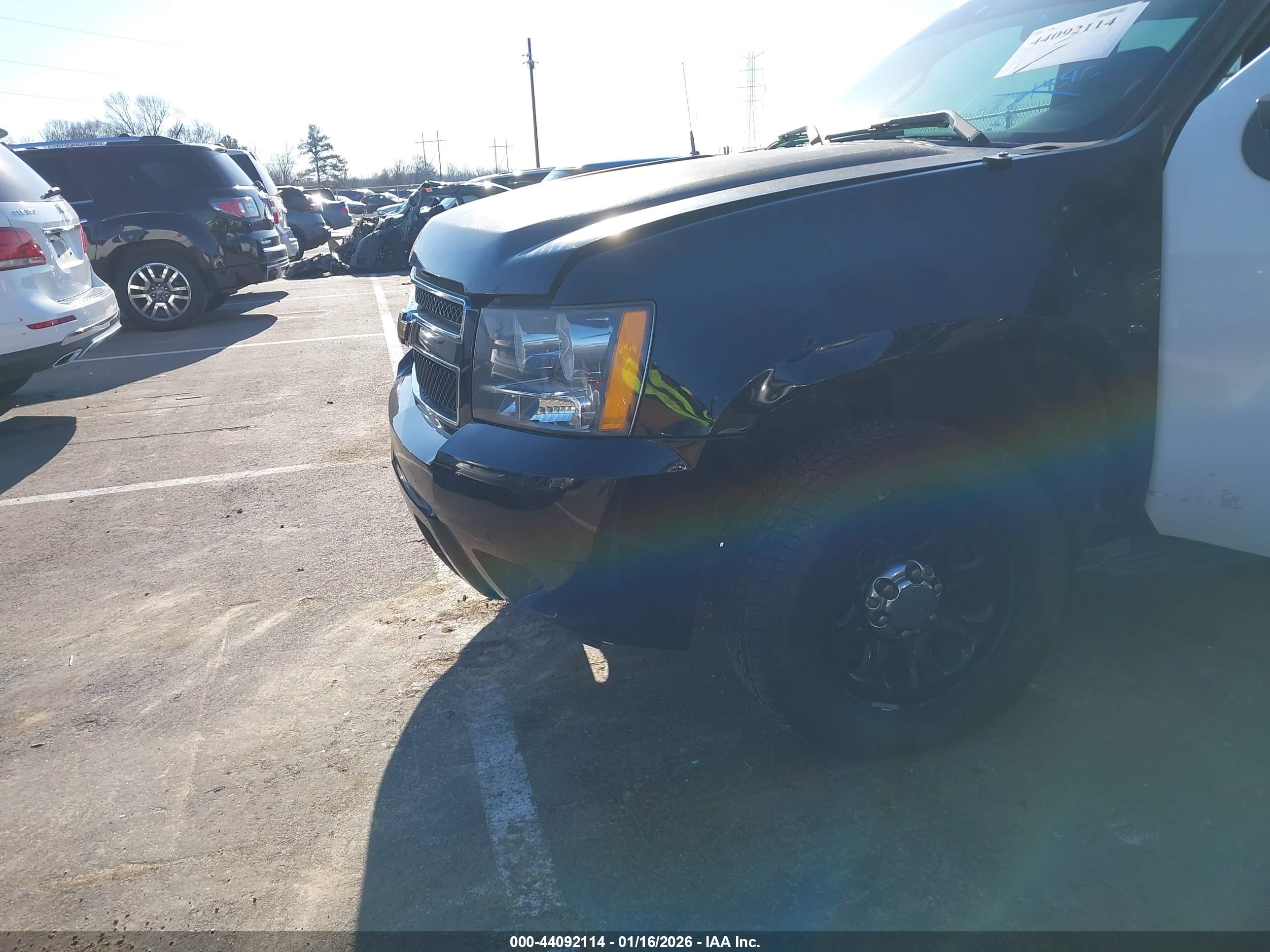 CHEVROLET TAHOE image 6