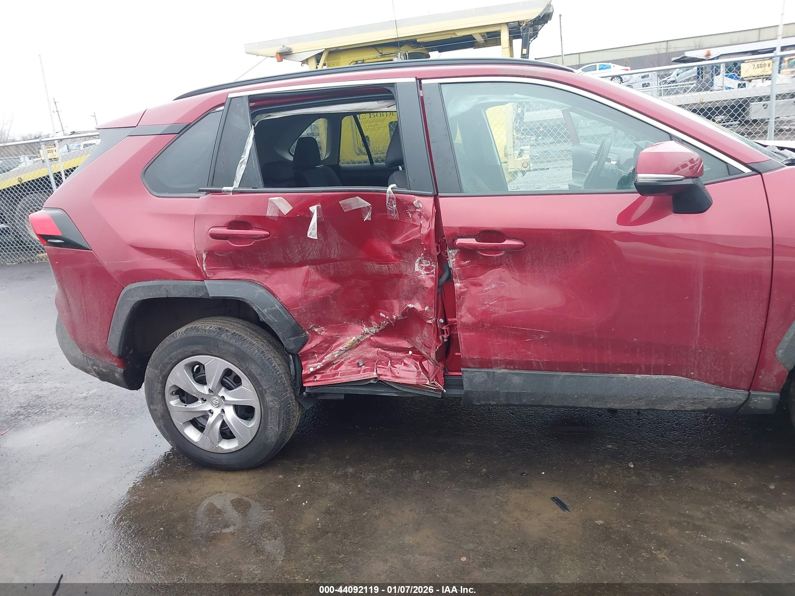 TOYOTA RAV4 image 6