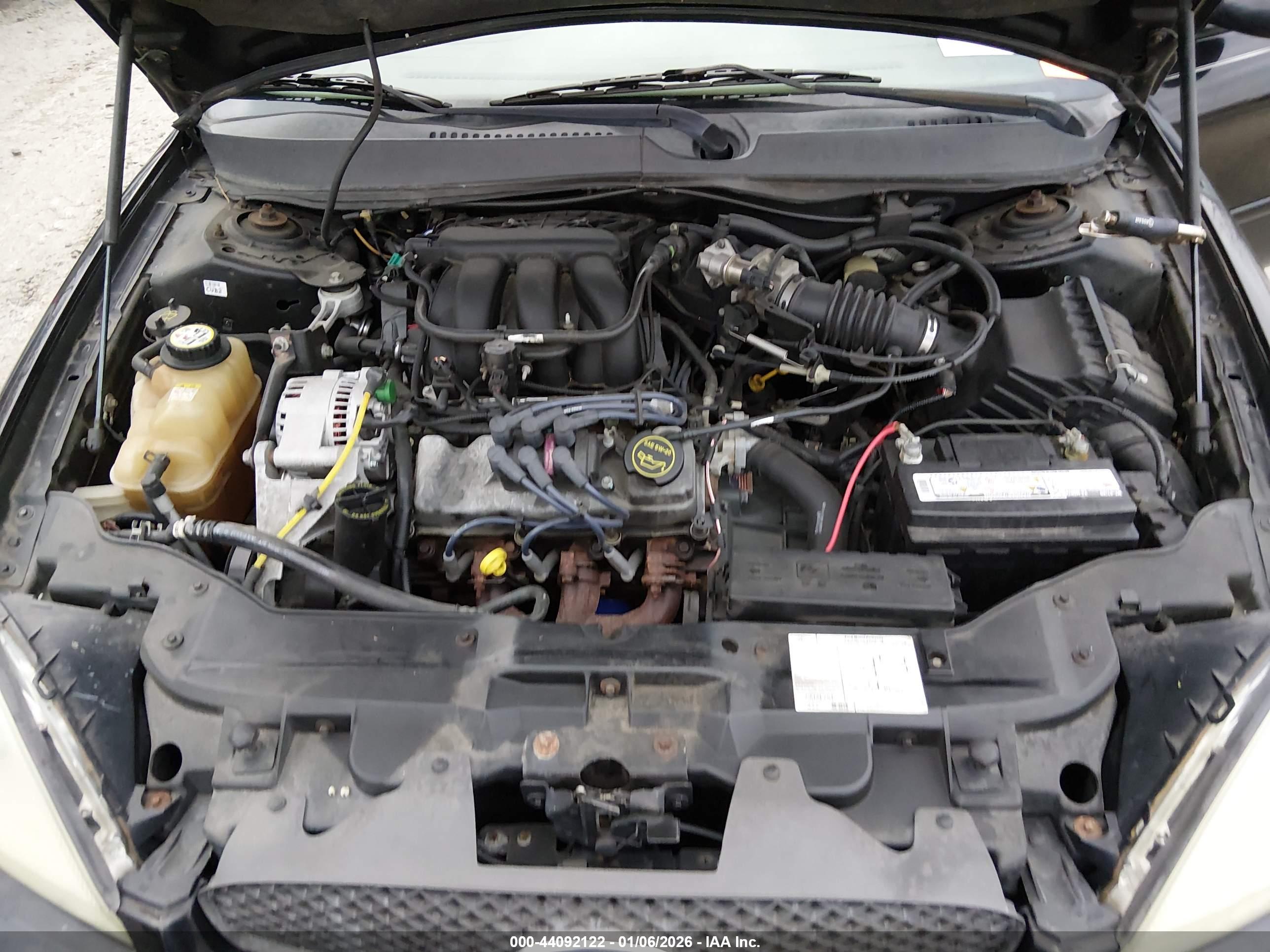 FORD TAURUS image 10