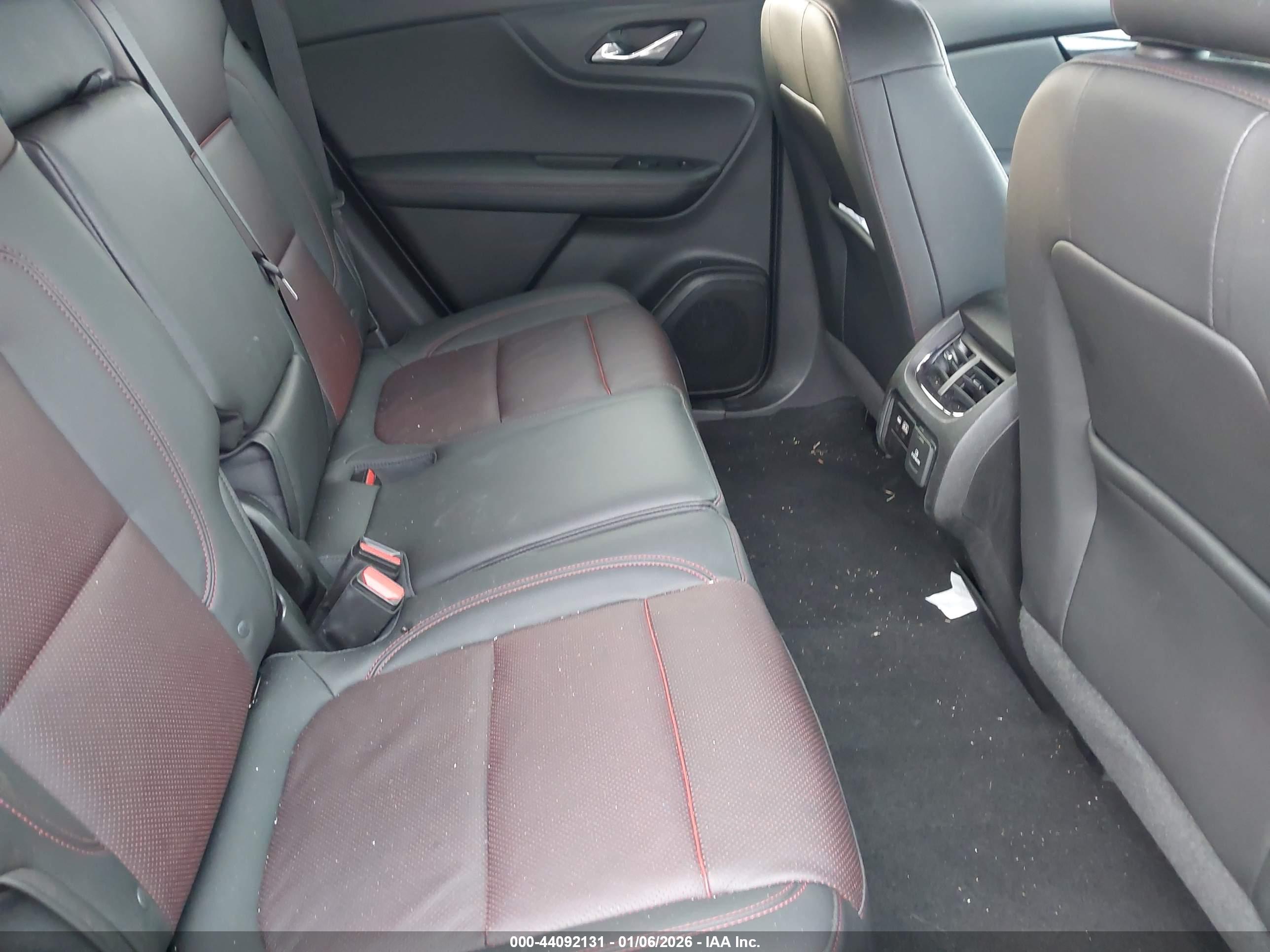 CHEVROLET BLAZER image 8