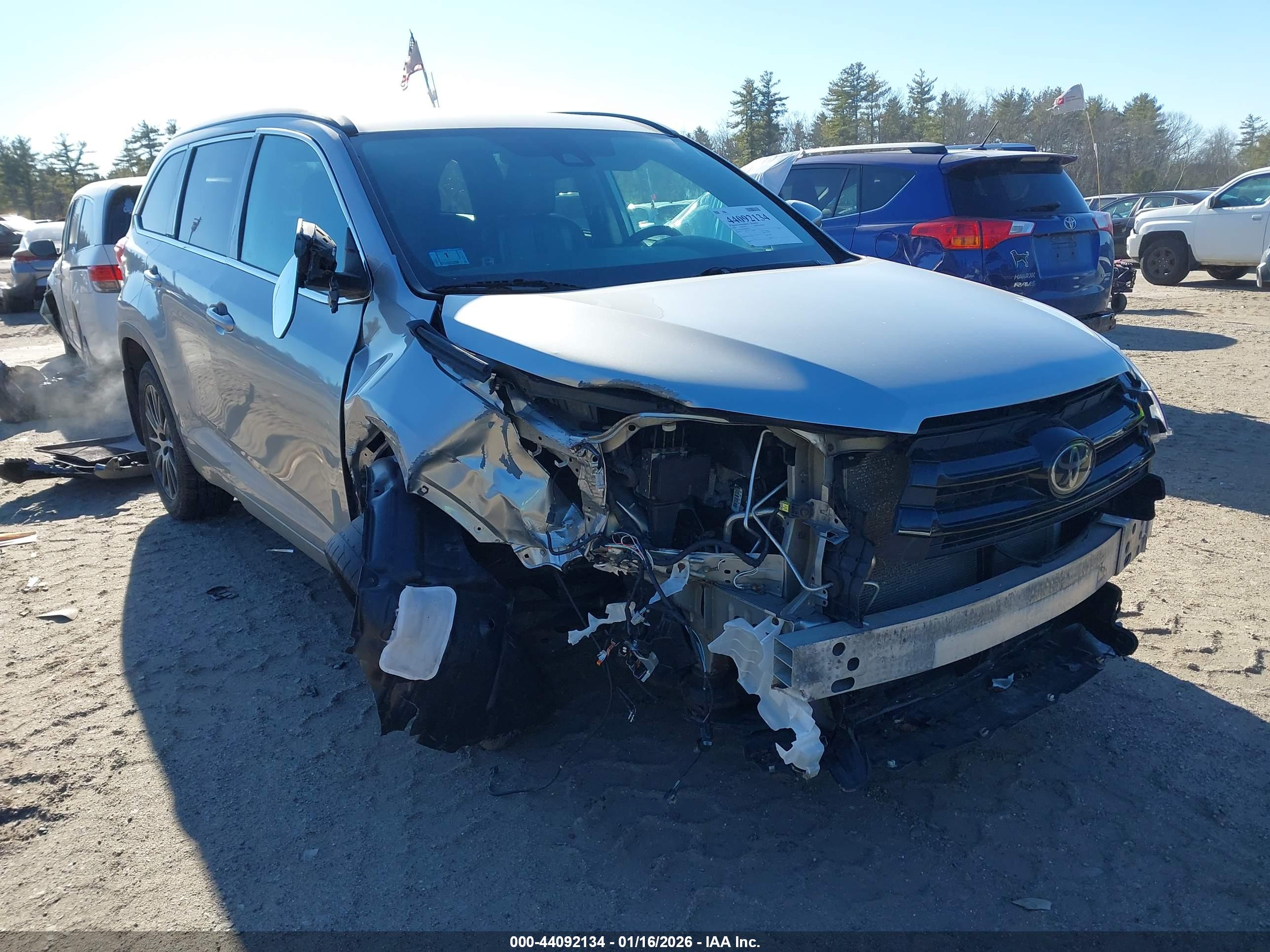 TOYOTA HIGHLANDER image 6