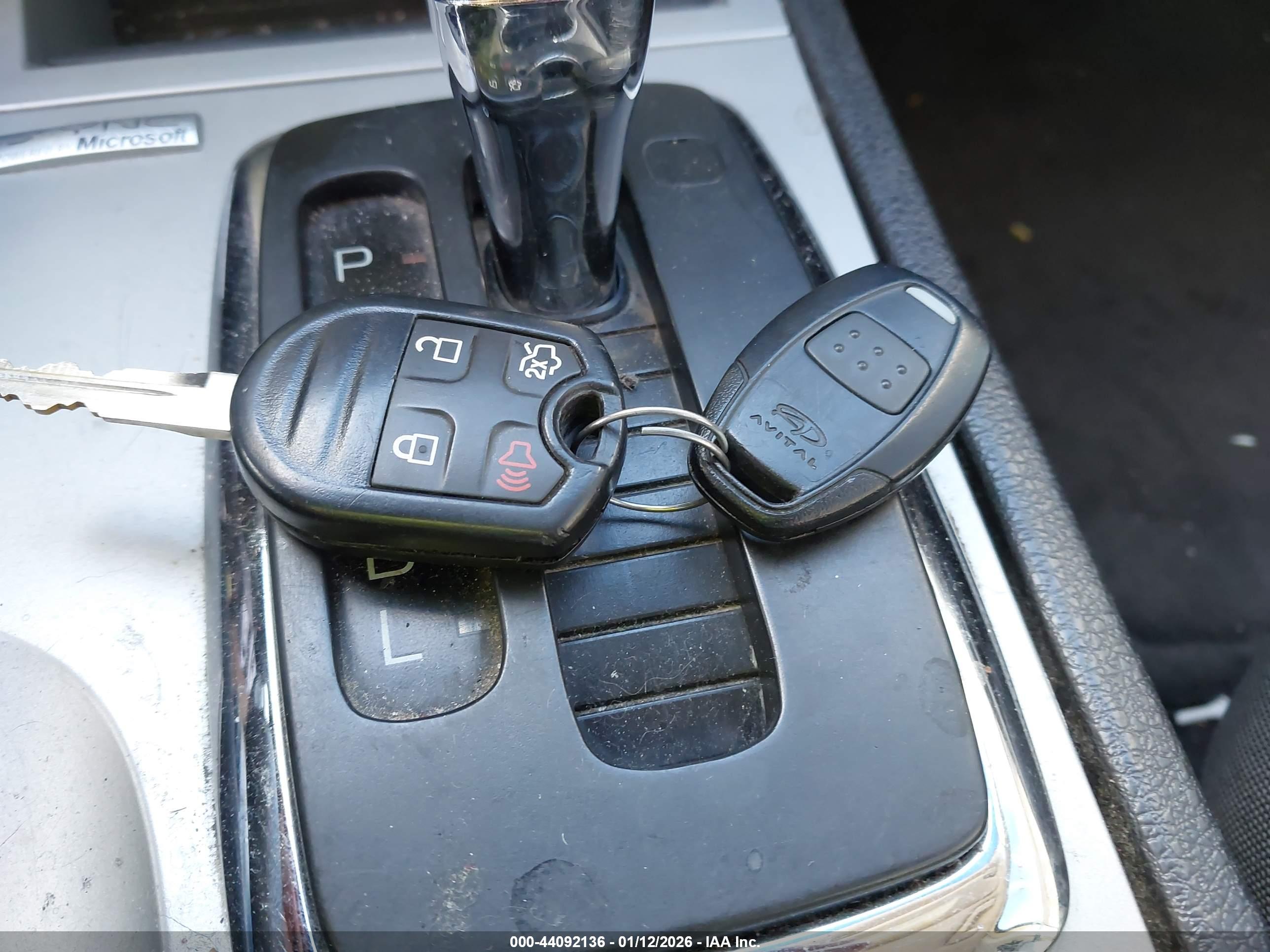 FORD FUSION image 11