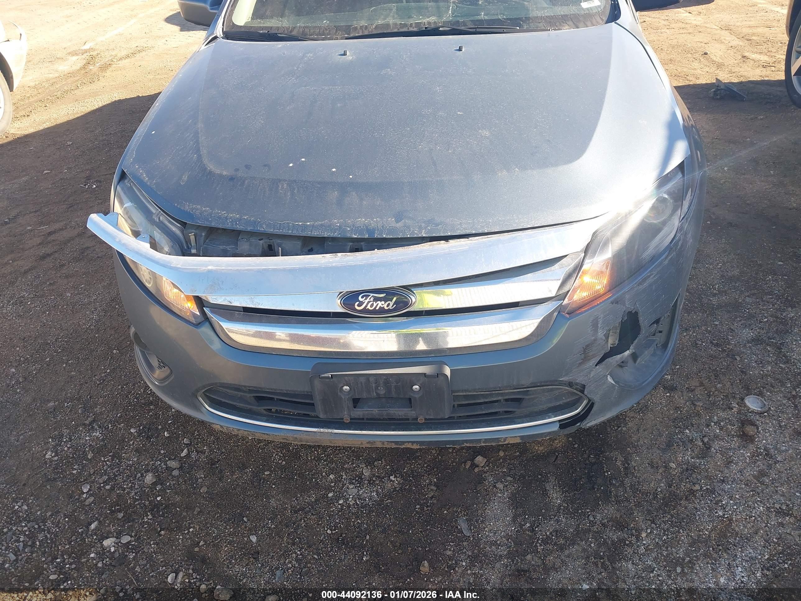 FORD FUSION image 6