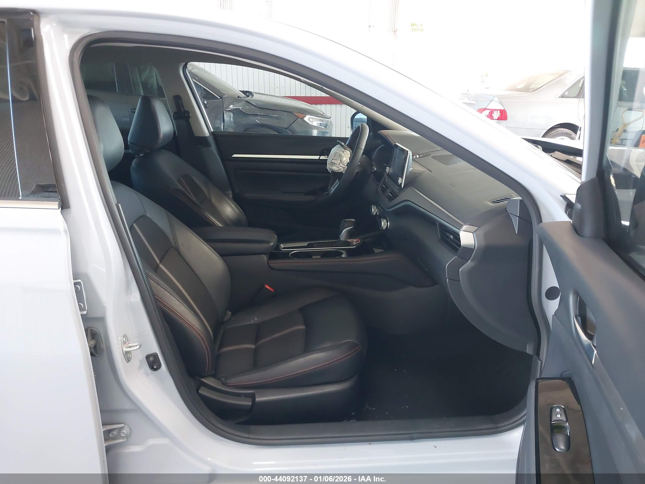 NISSAN ALTIMA image 5
