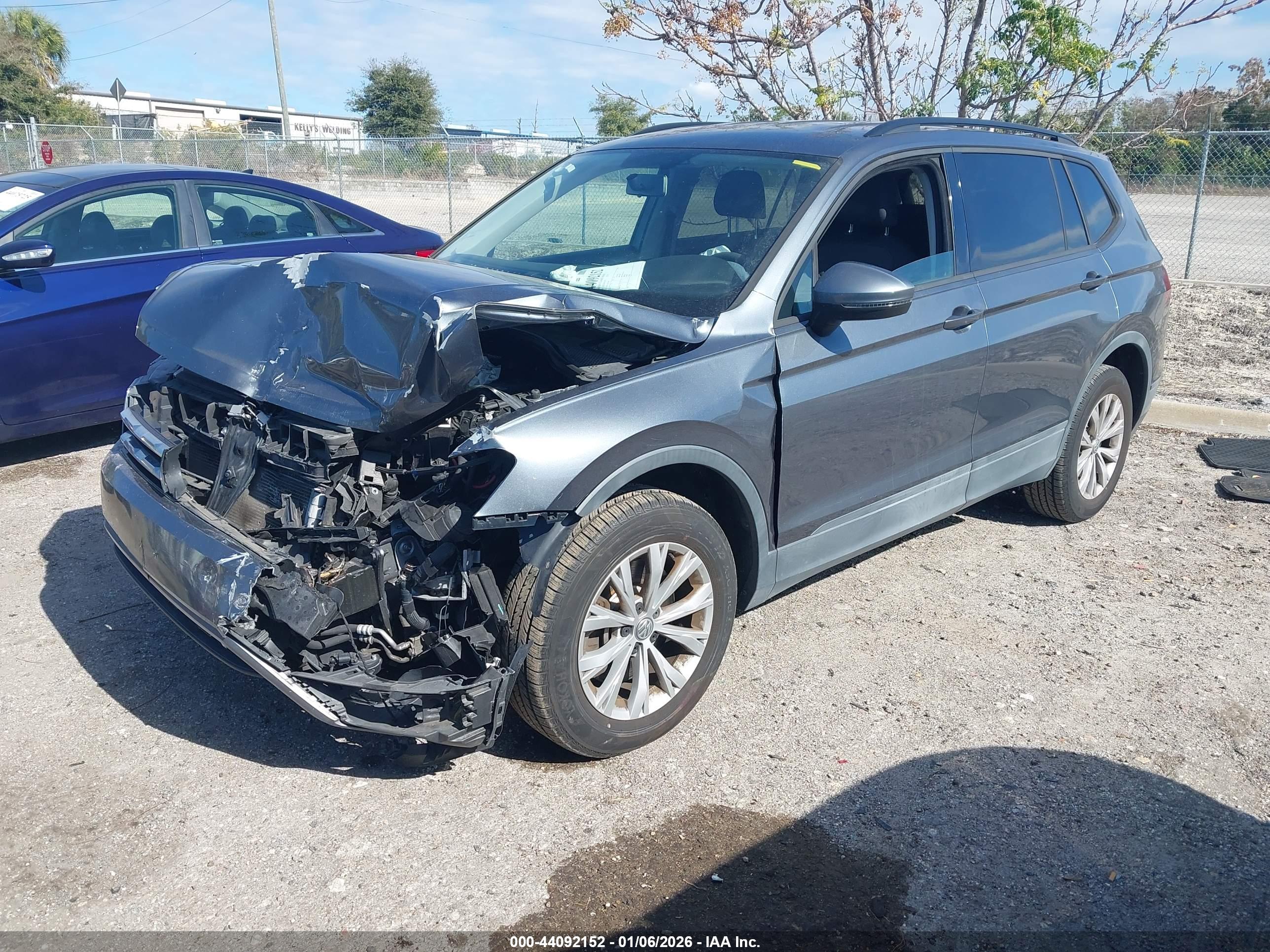 VOLKSWAGEN TIGUAN image 2