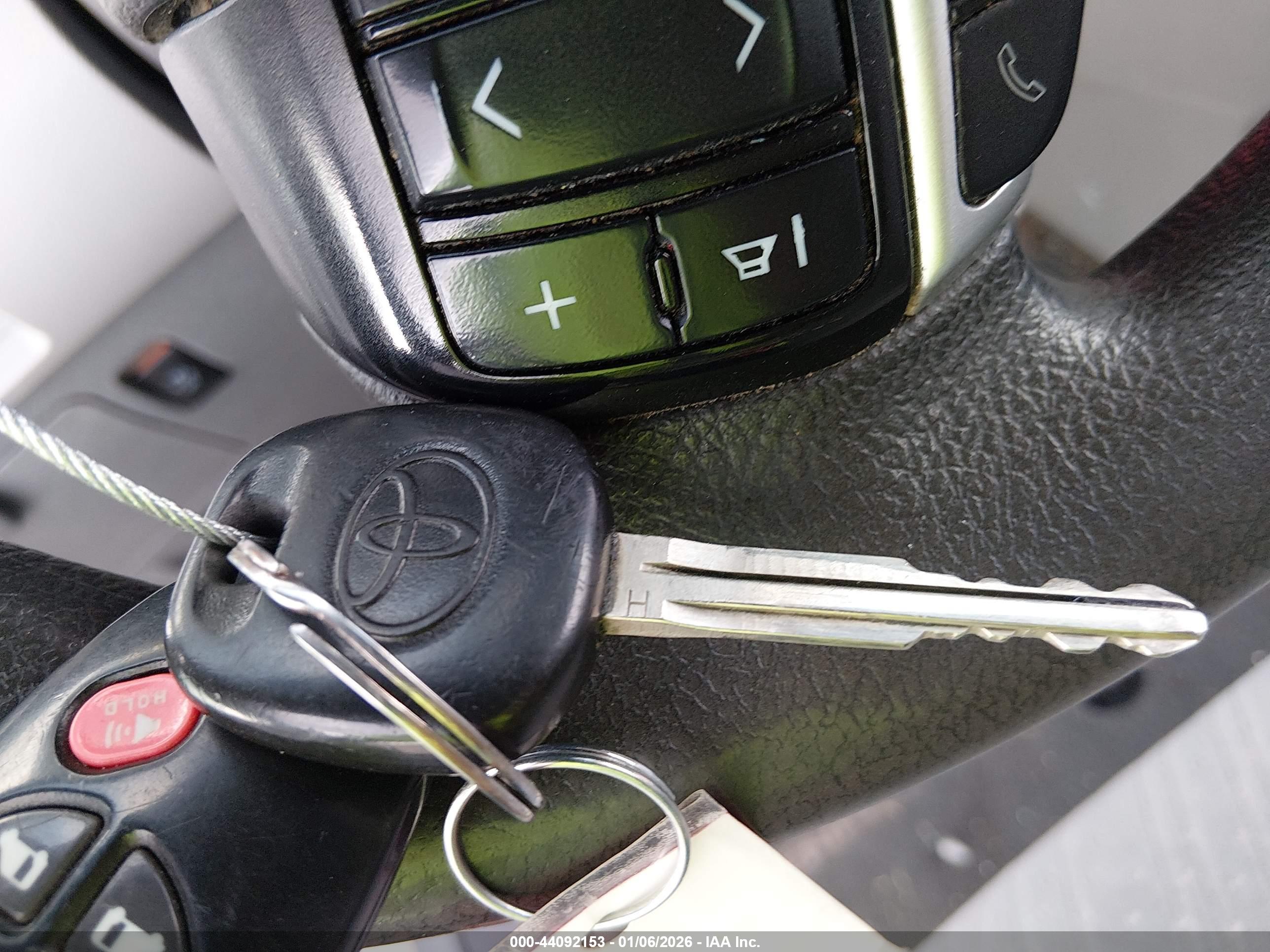 TOYOTA SIENNA image 11