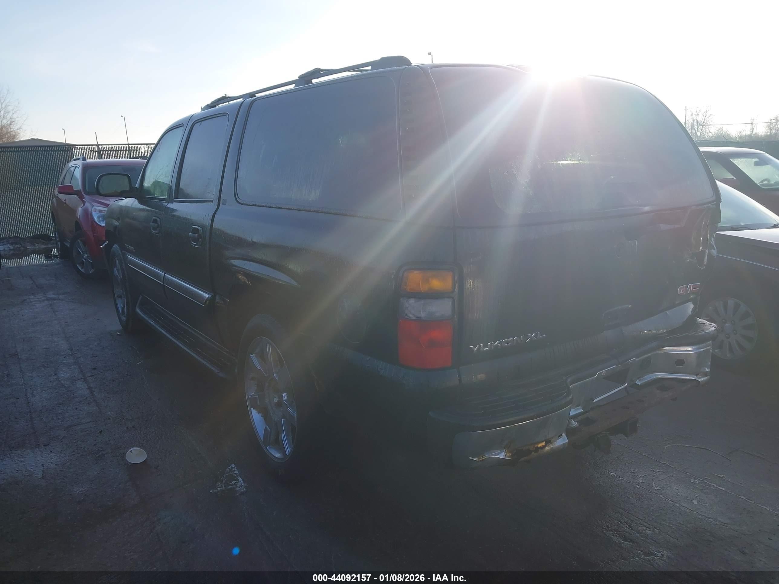GMC YUKON image 3