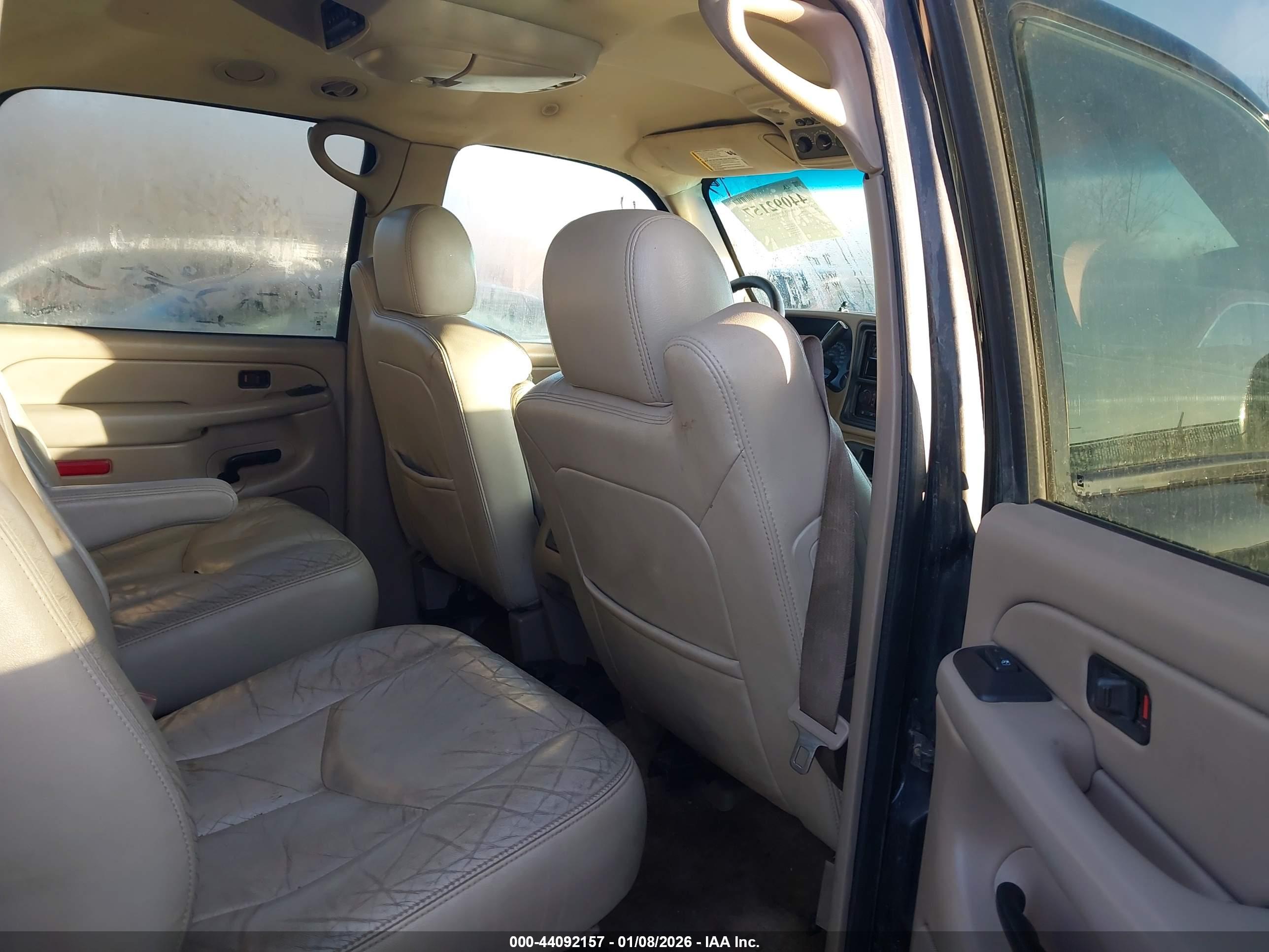 GMC YUKON image 8