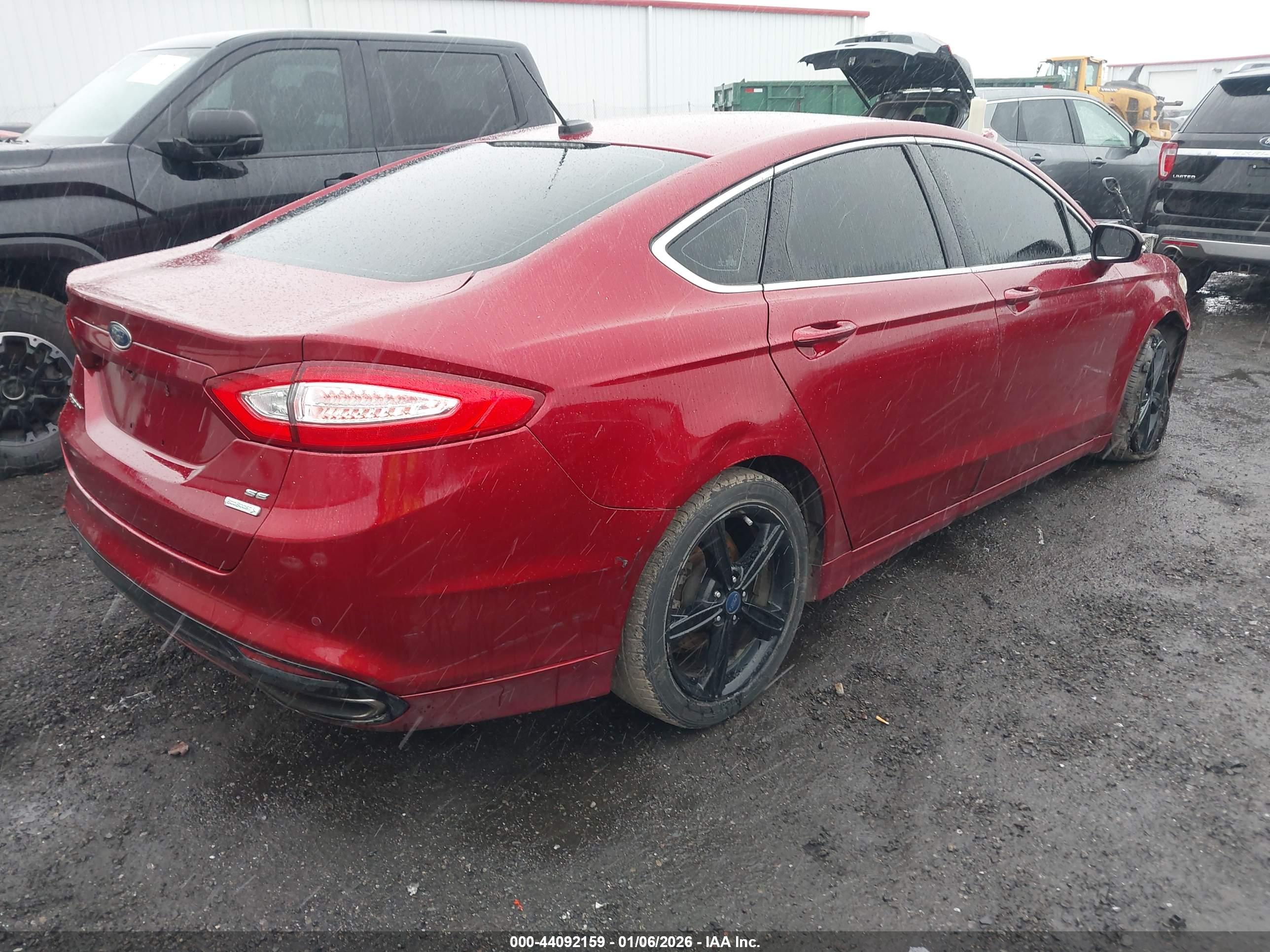 FORD FUSION image 4