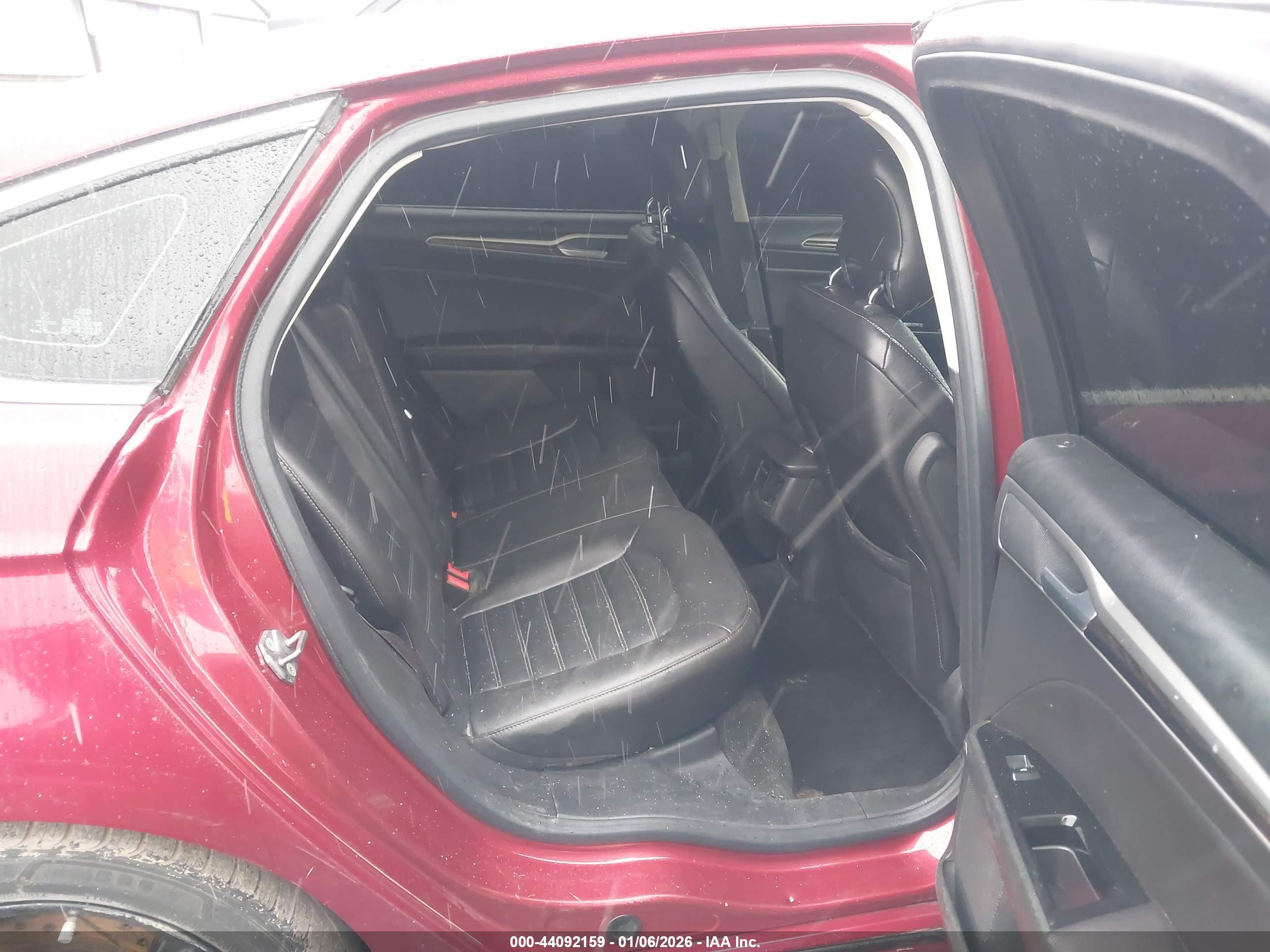 FORD FUSION image 8