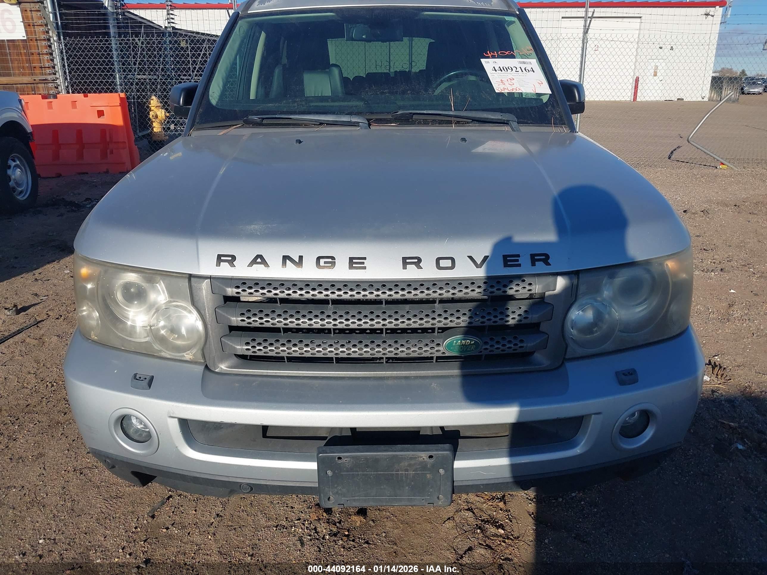 LAND ROVER image 6