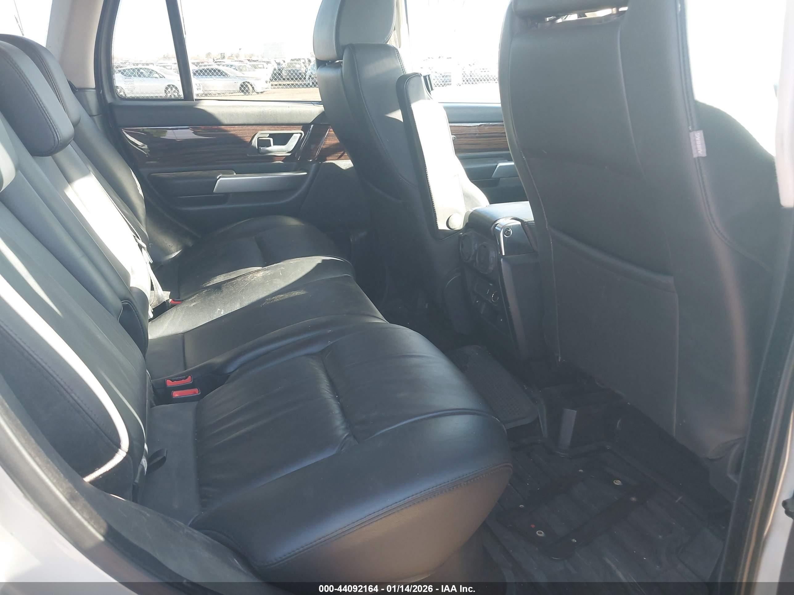 LAND ROVER image 8