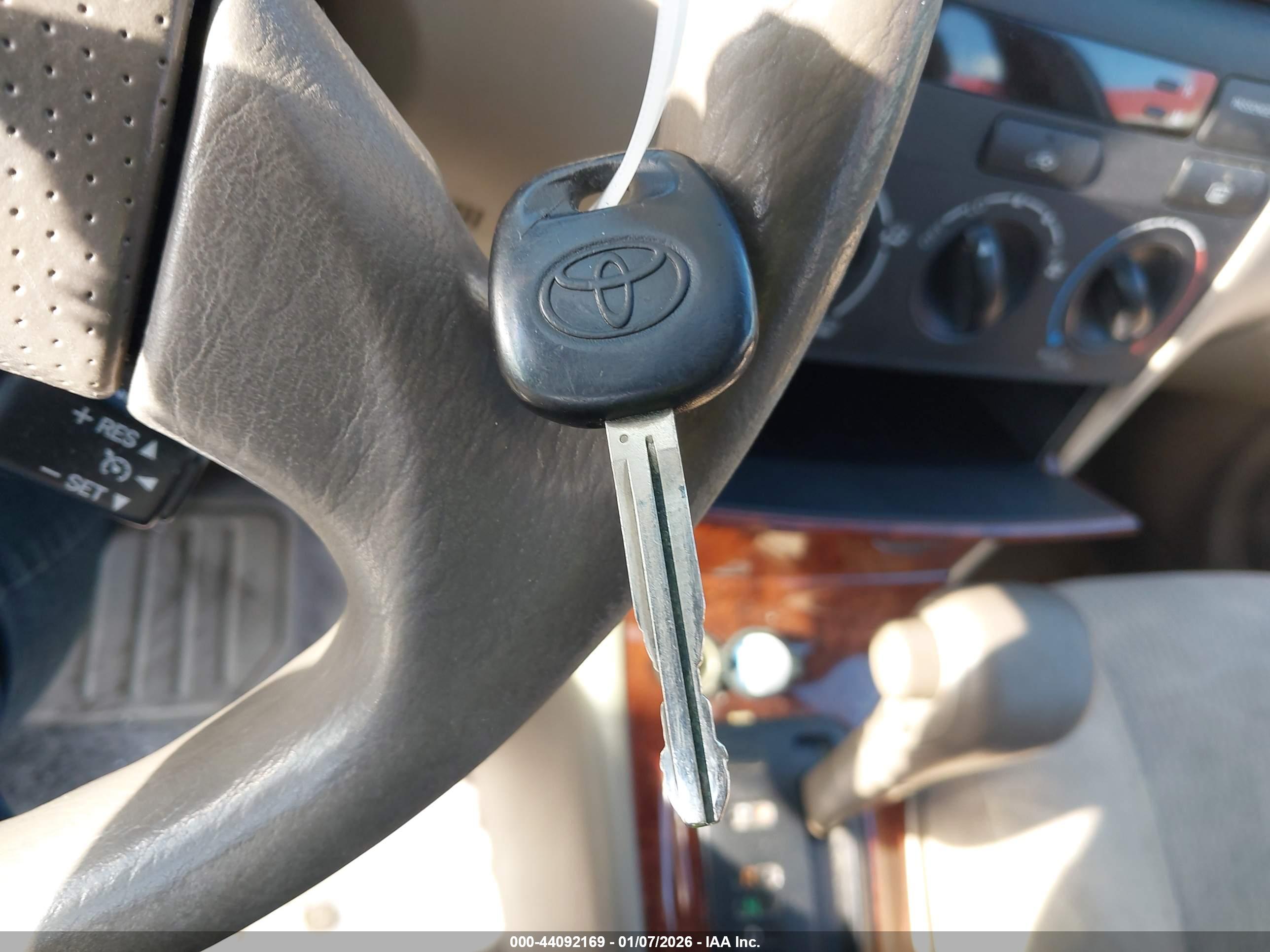 TOYOTA COROLLA image 11
