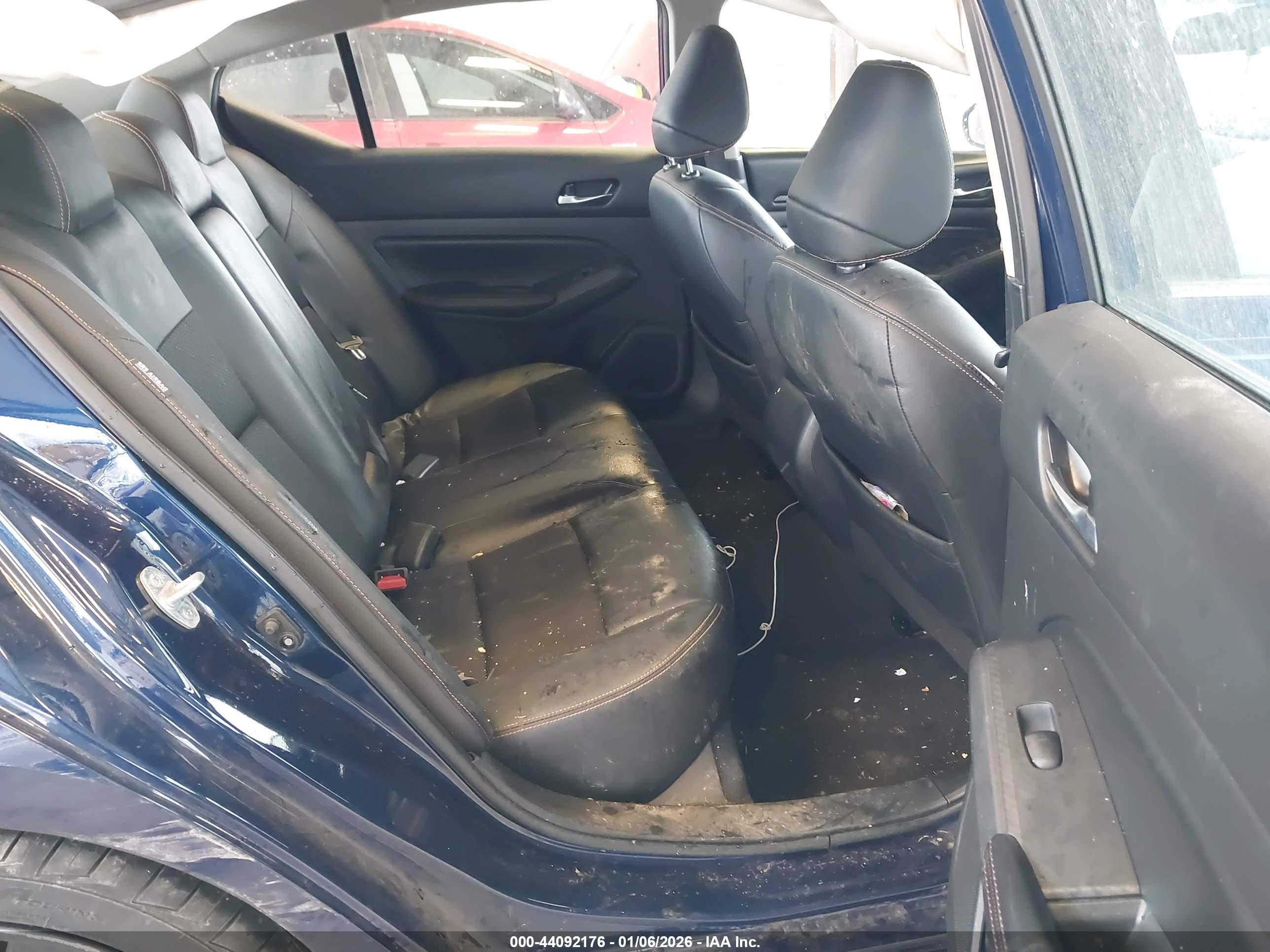 NISSAN ALTIMA image 8