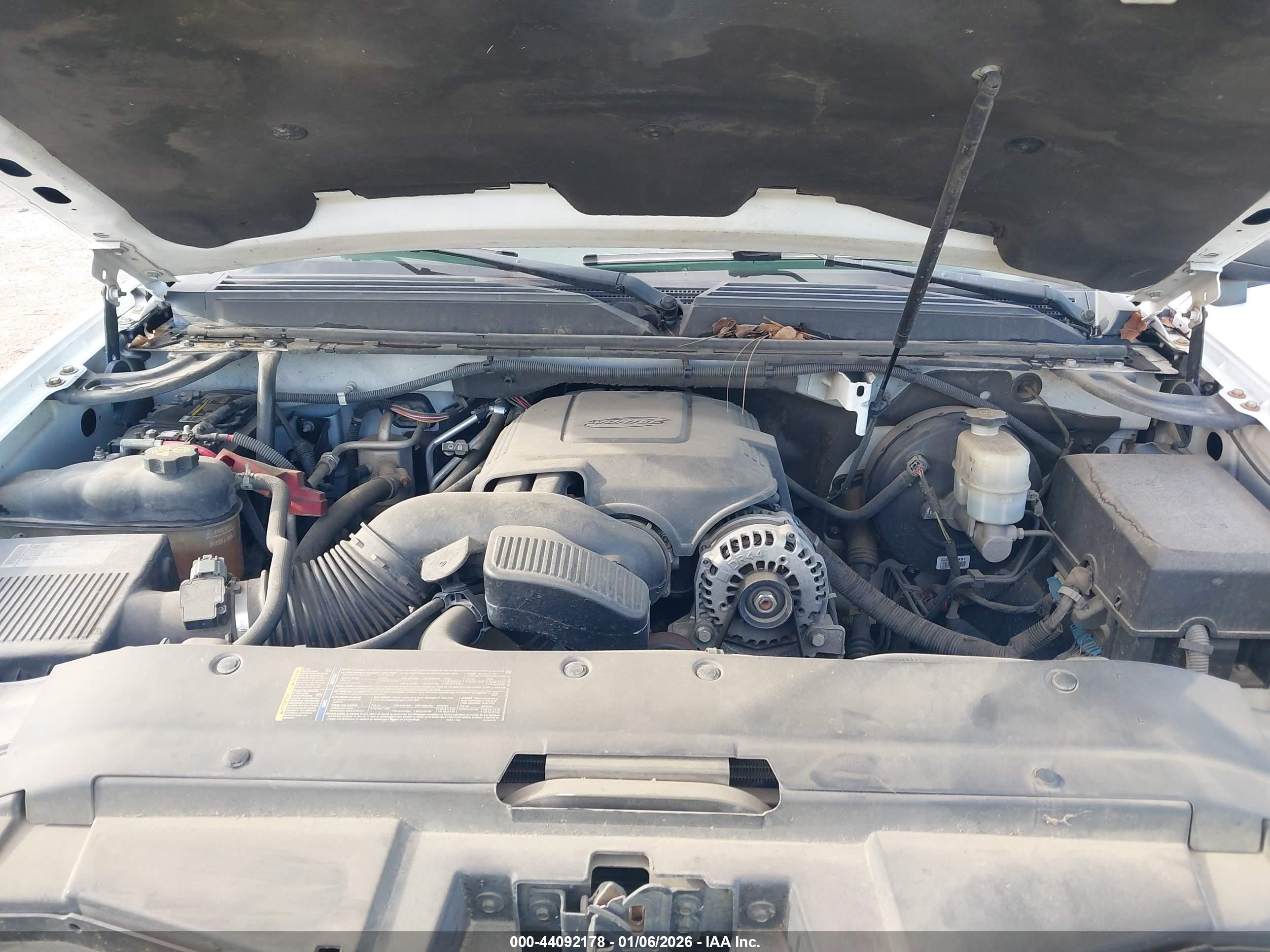 CHEVROLET SUBURBAN image 10