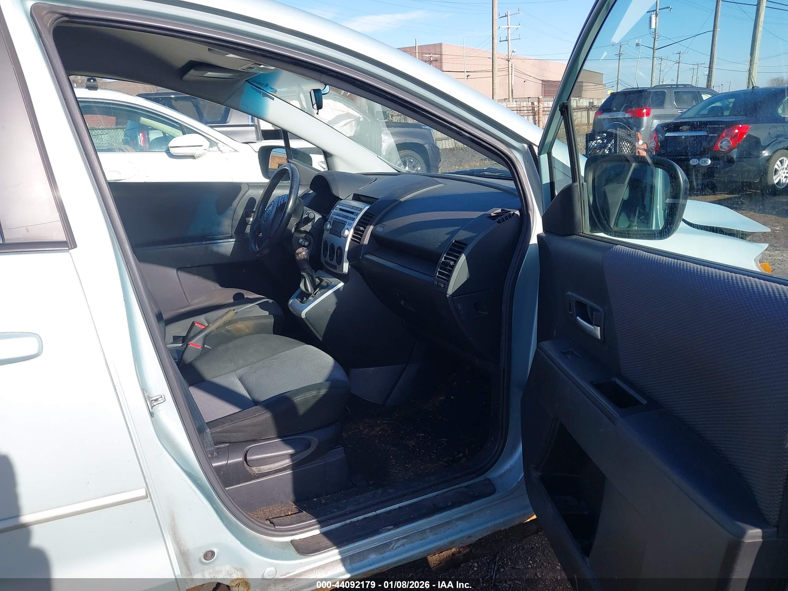 MAZDA MAZDA5 image 5