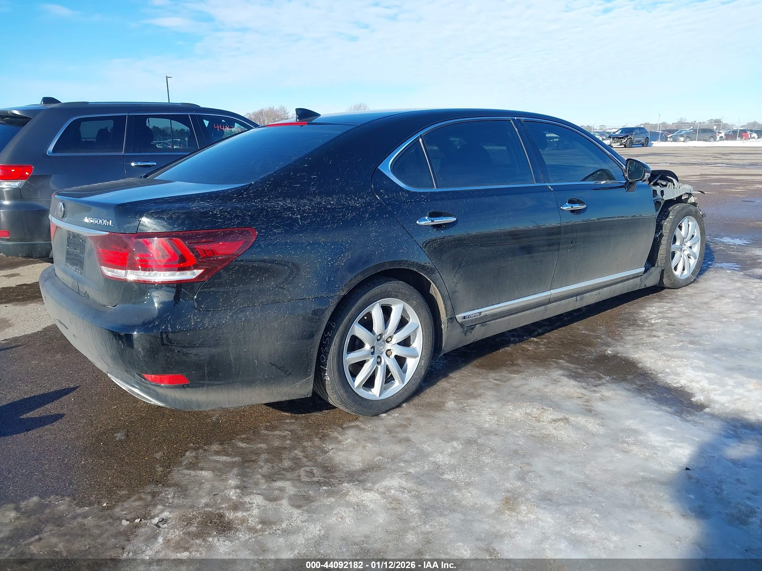 LEXUS LS image 4