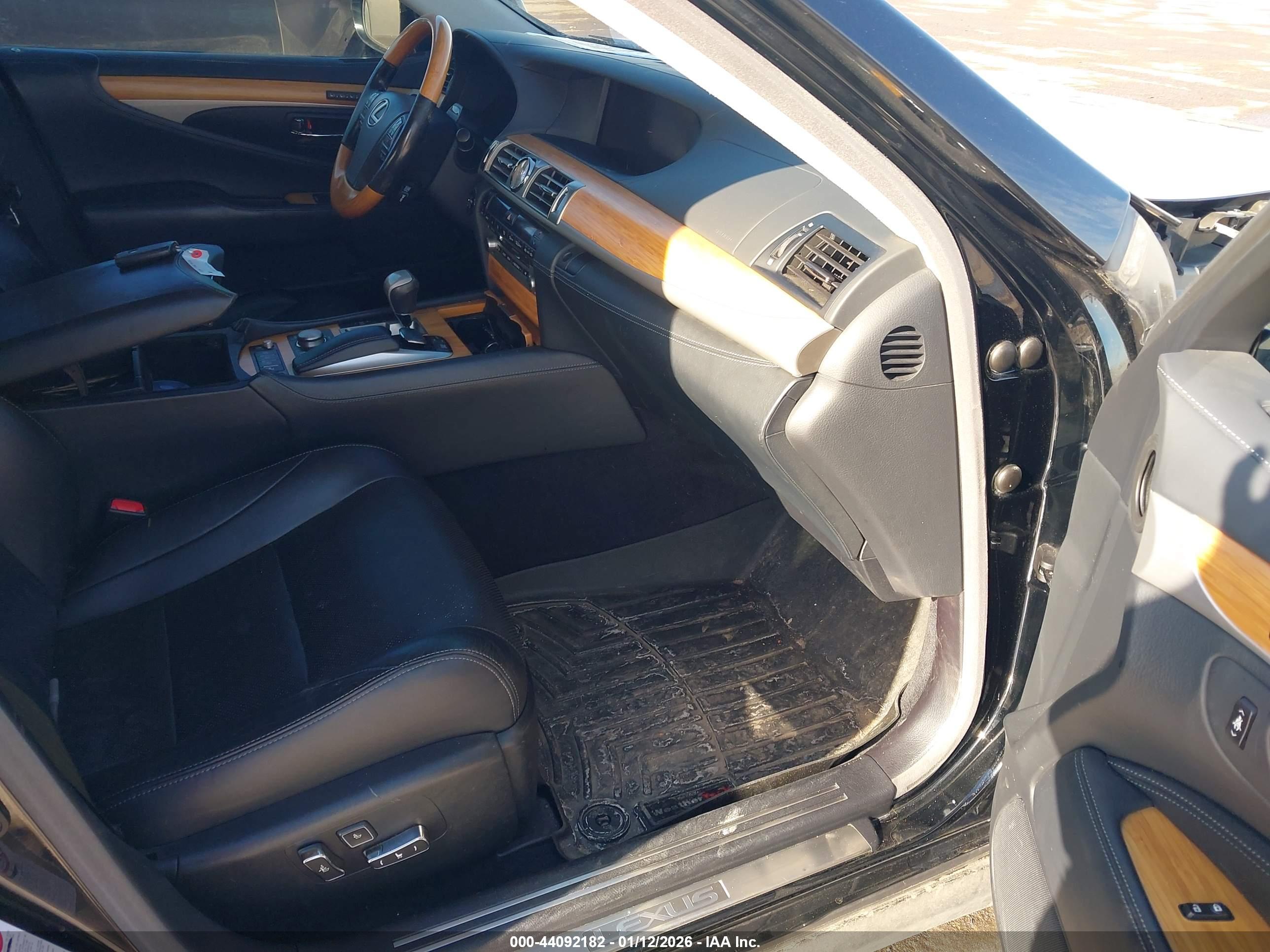 LEXUS LS image 5