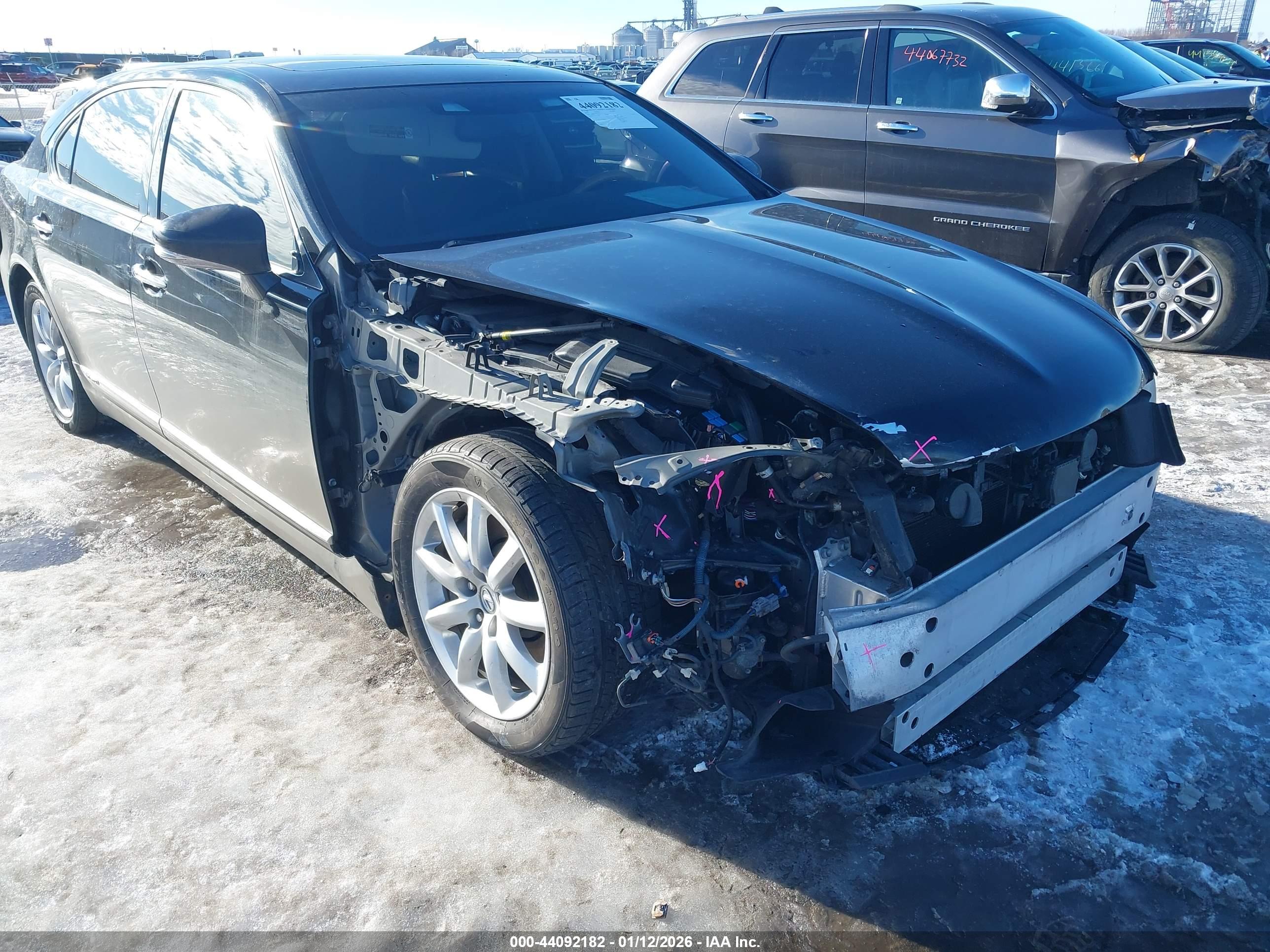 LEXUS LS image 6