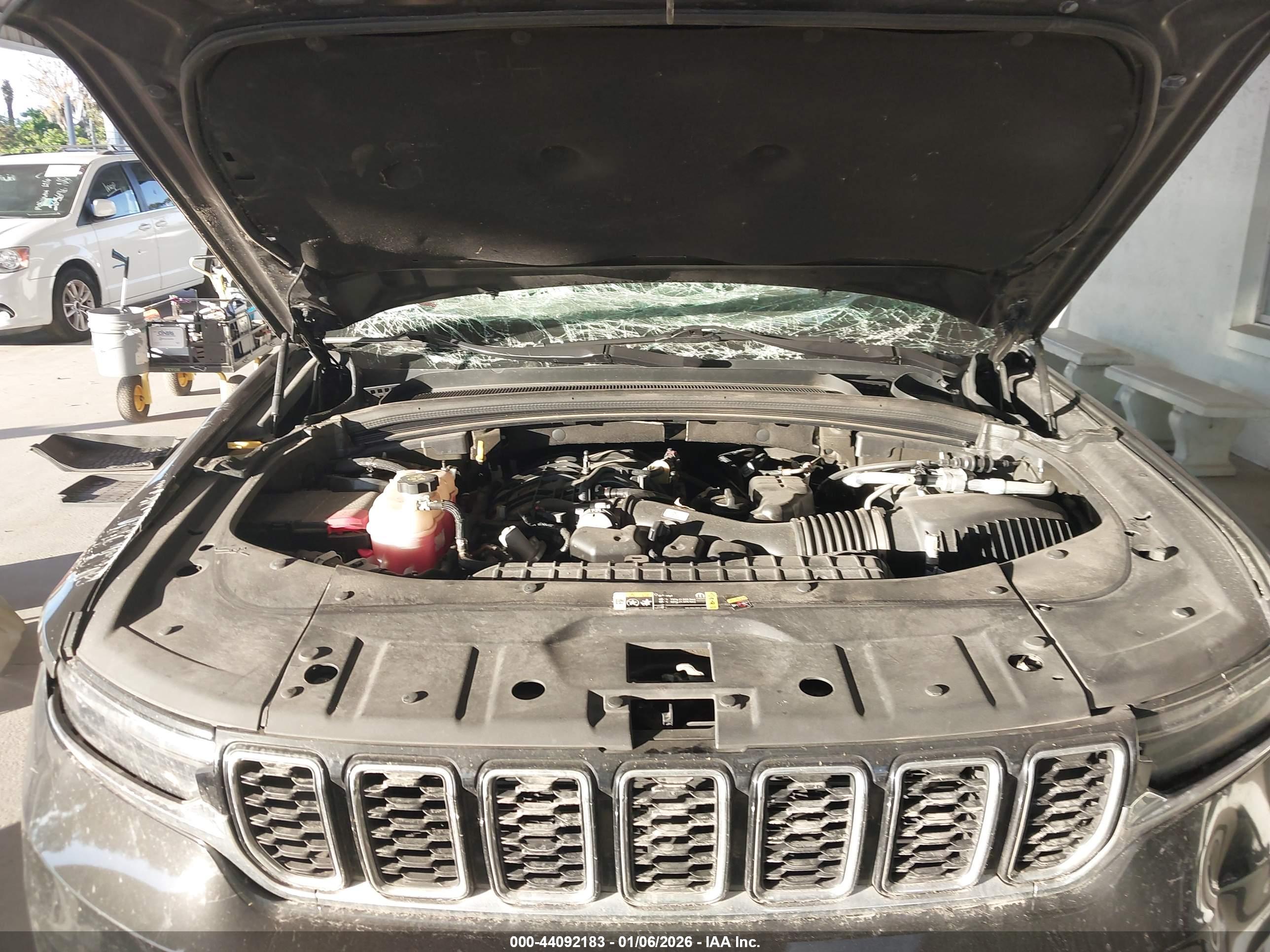 JEEP GRAND image 10