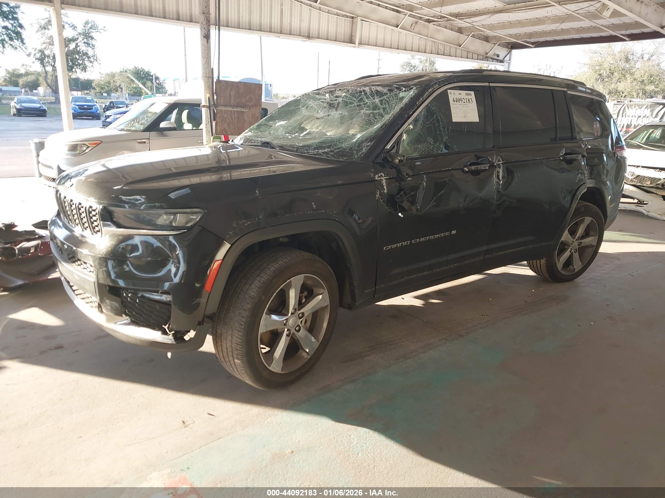 JEEP GRAND image 2