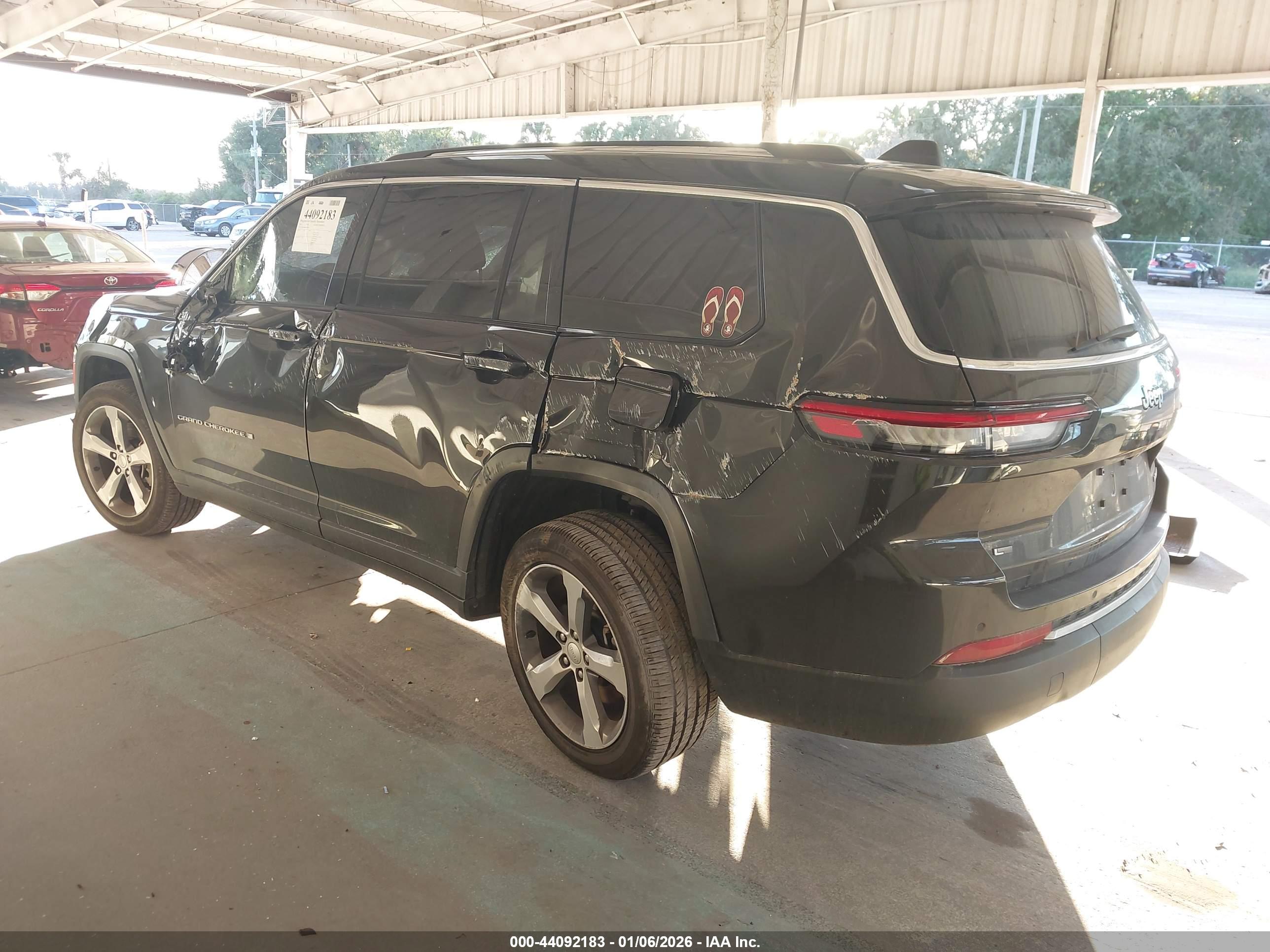 JEEP GRAND image 3