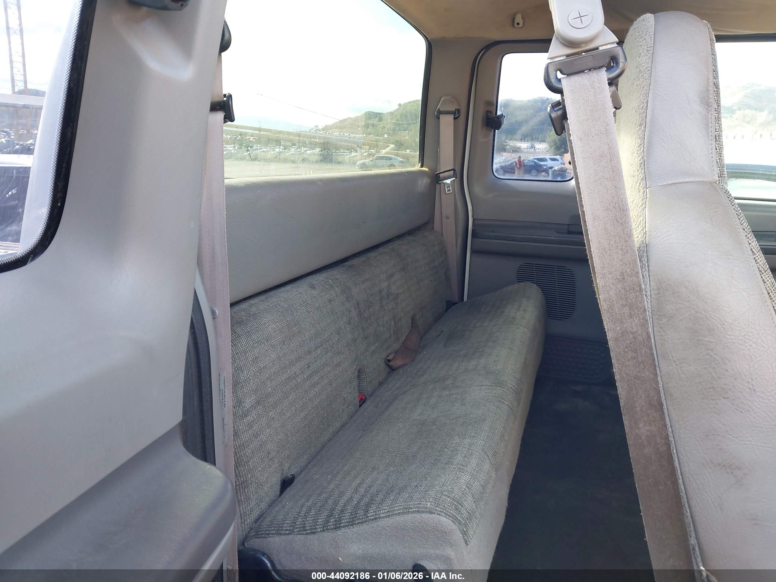 FORD F-250 image 8