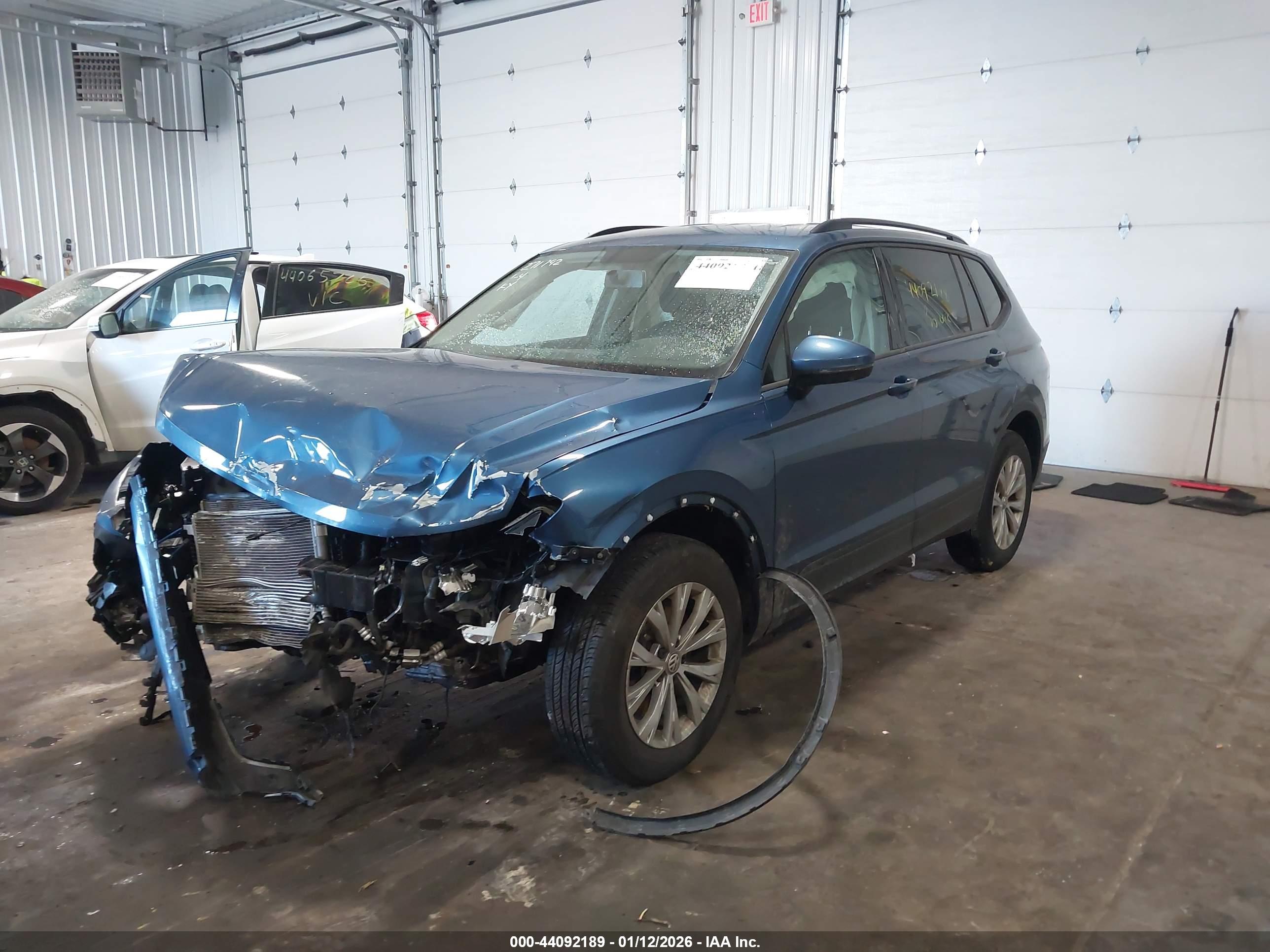 VOLKSWAGEN TIGUAN image 2