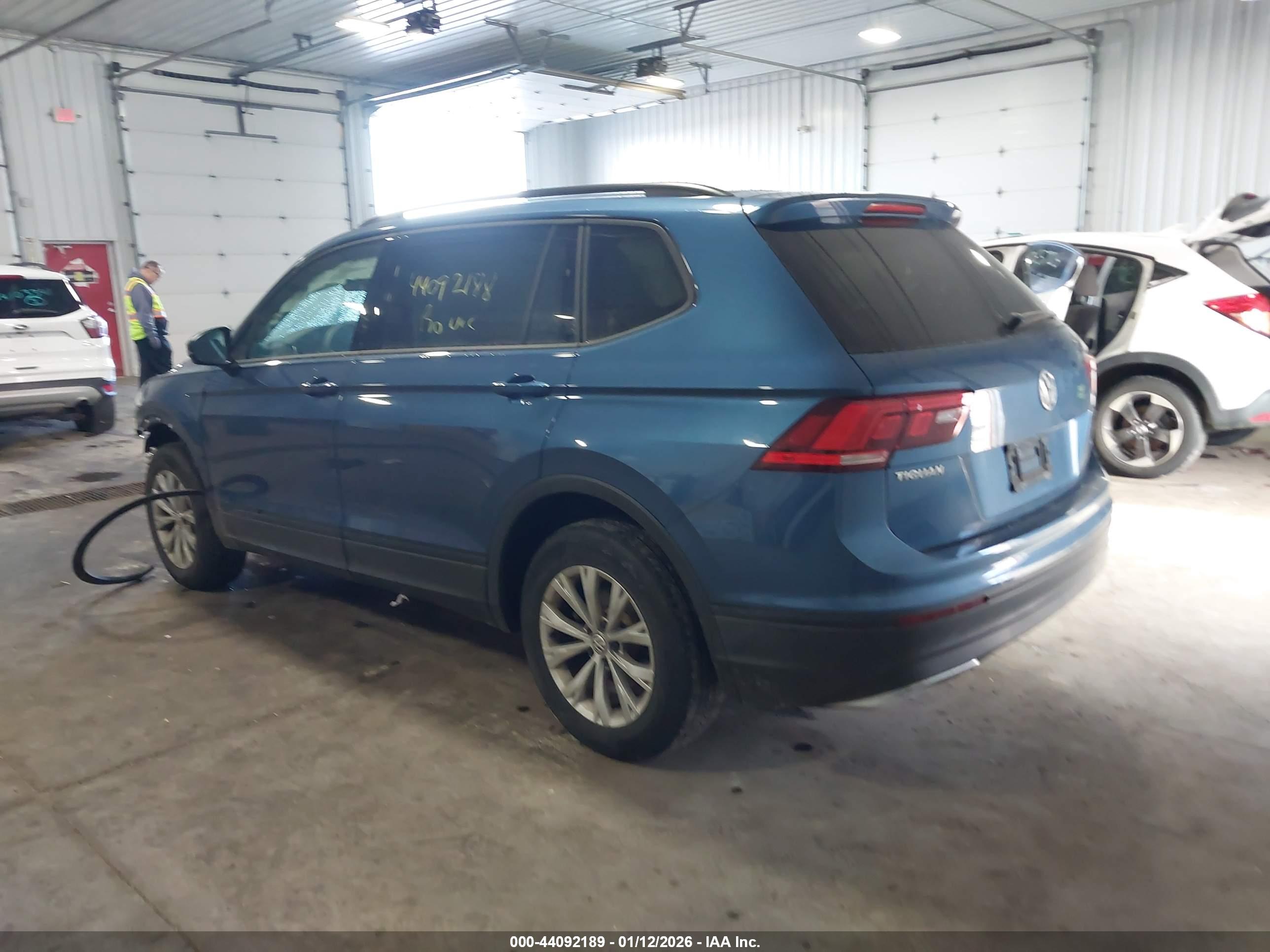 VOLKSWAGEN TIGUAN image 3