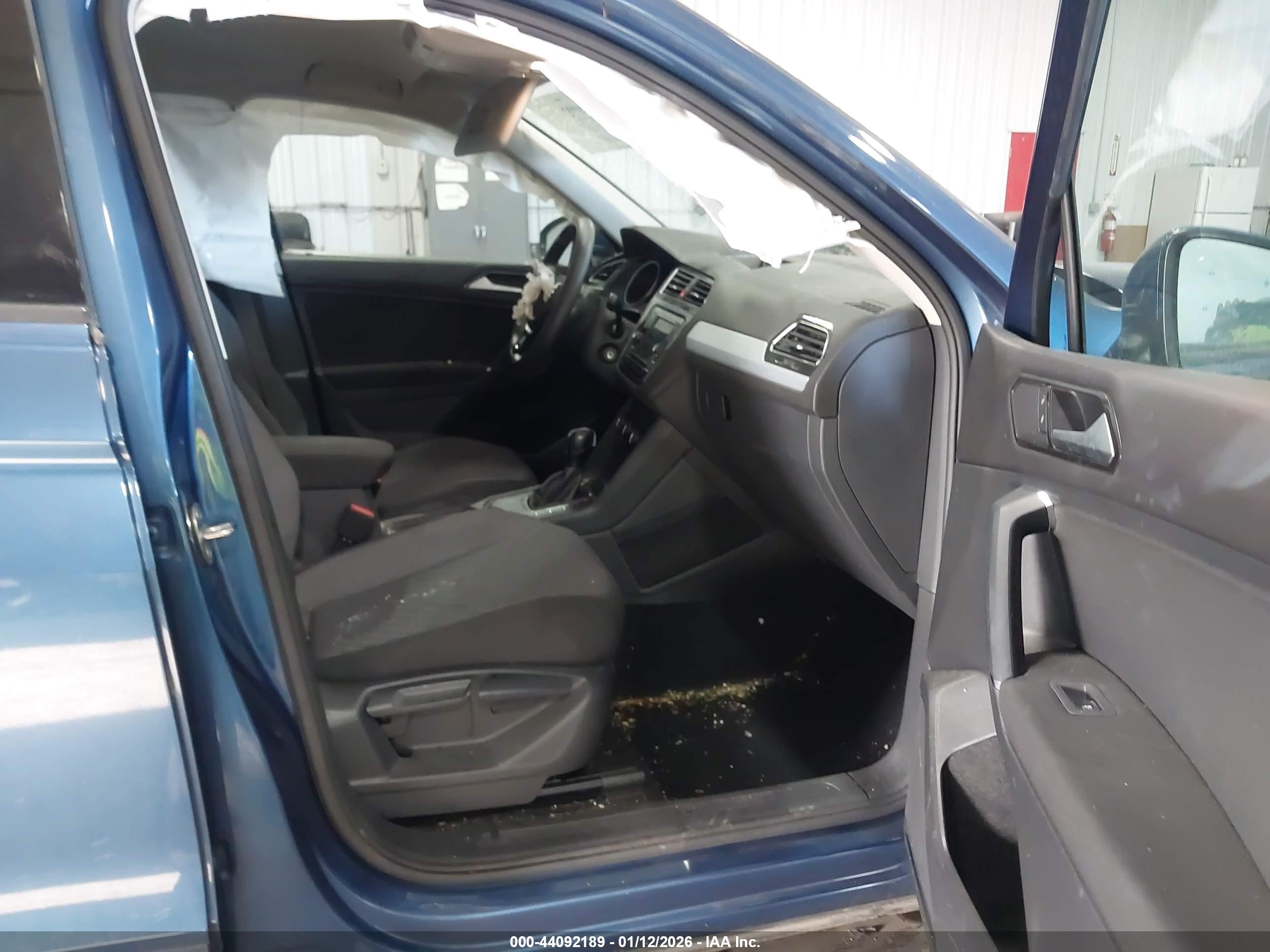 VOLKSWAGEN TIGUAN image 5