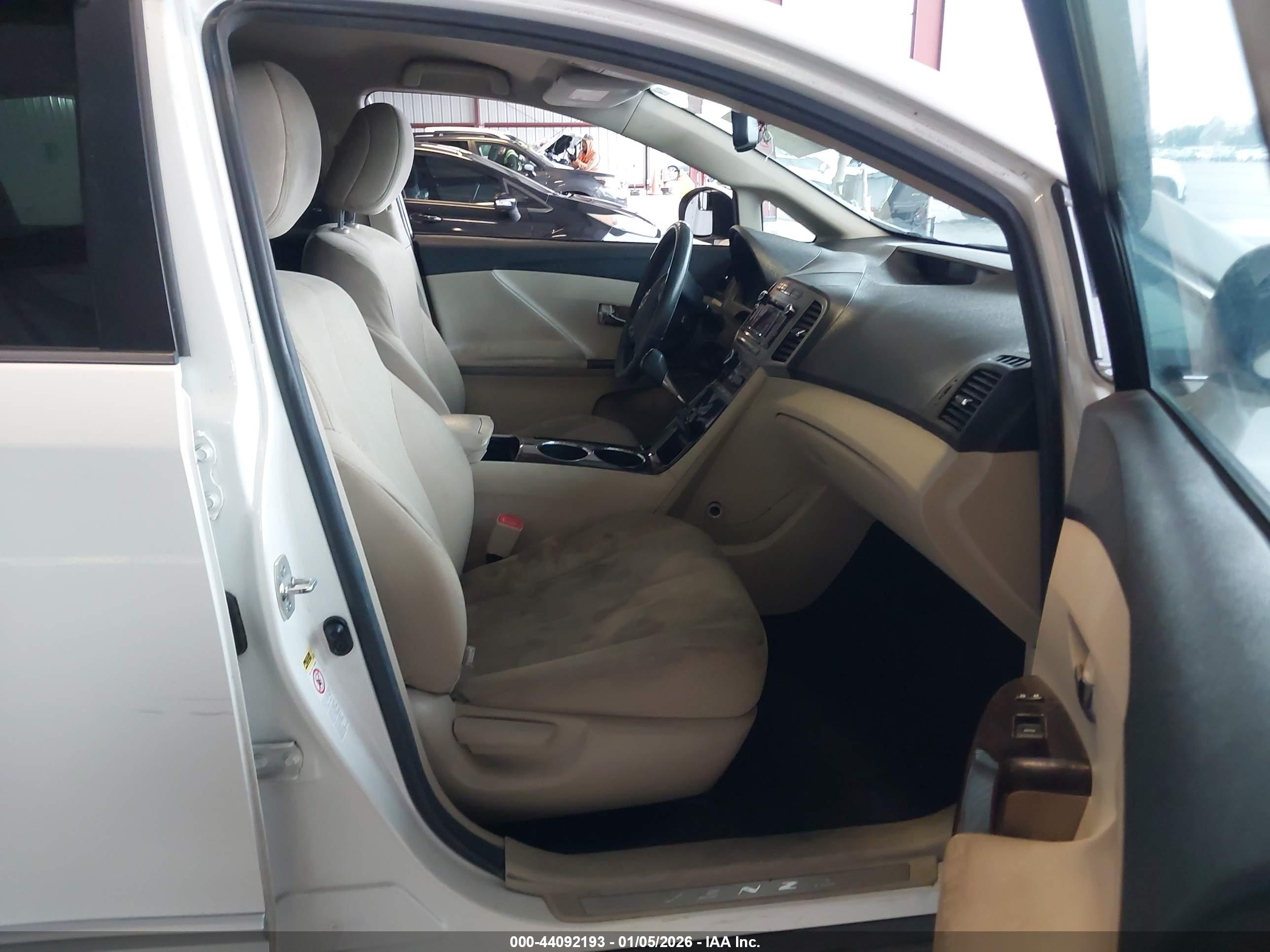 TOYOTA VENZA image 5