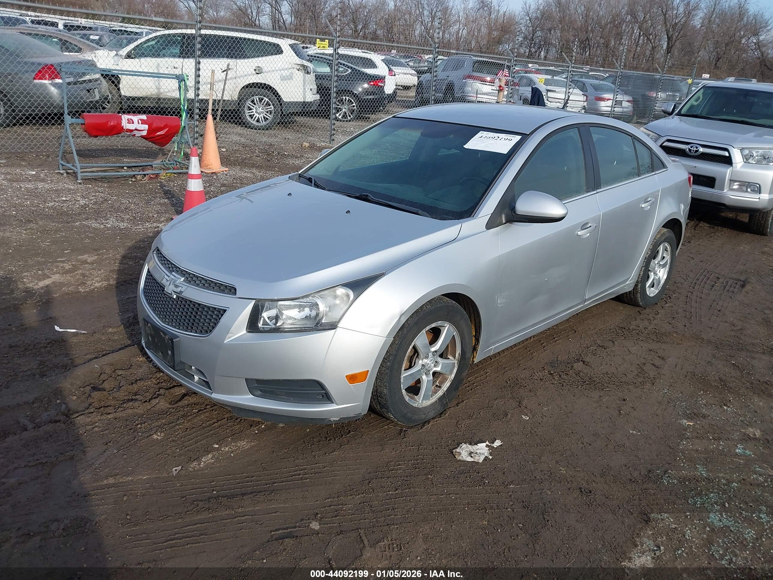 CHEVROLET CRUZE image 2