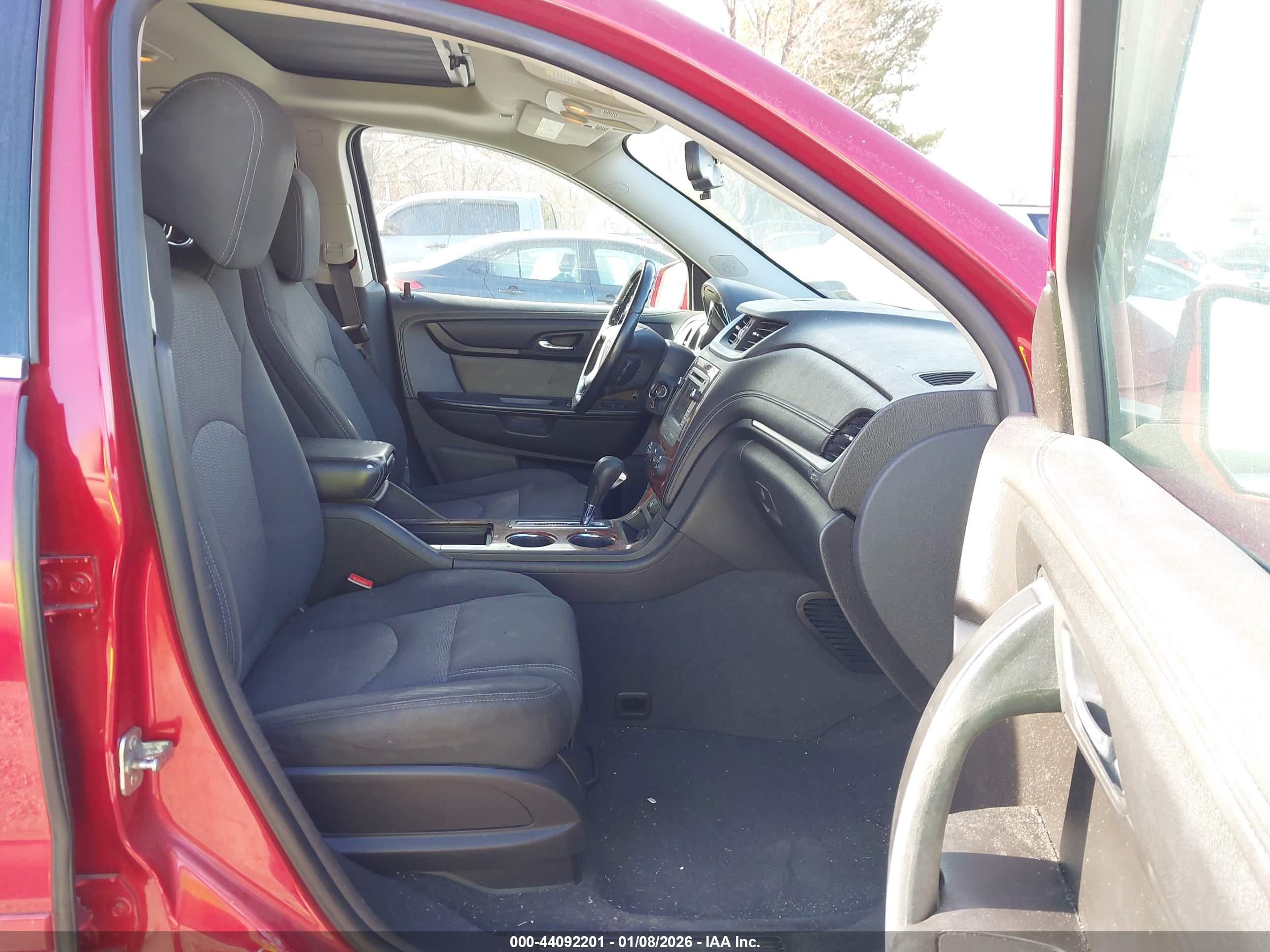 CHEVROLET TRAVERSE image 5