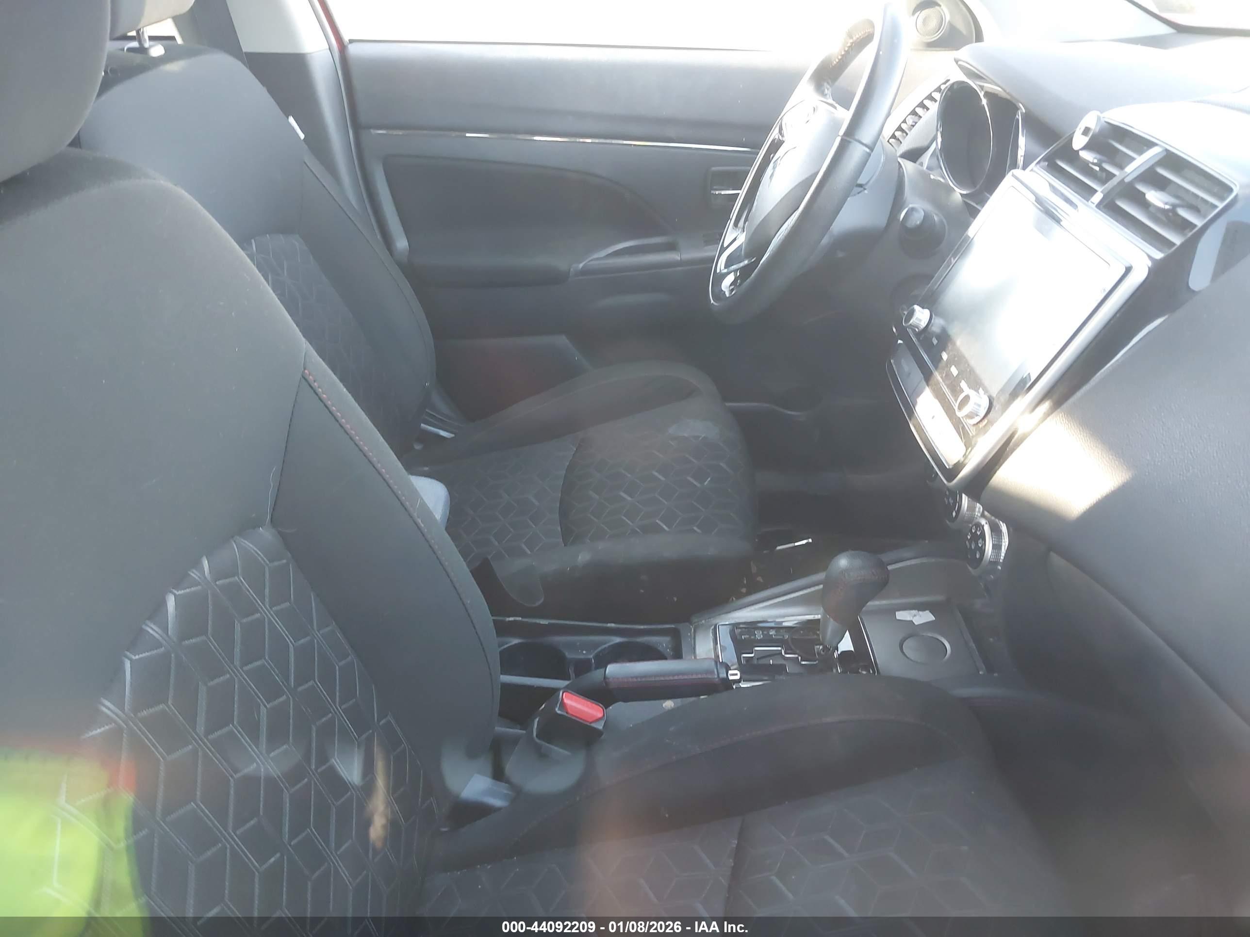 MITSUBISHI OUTLANDER image 5