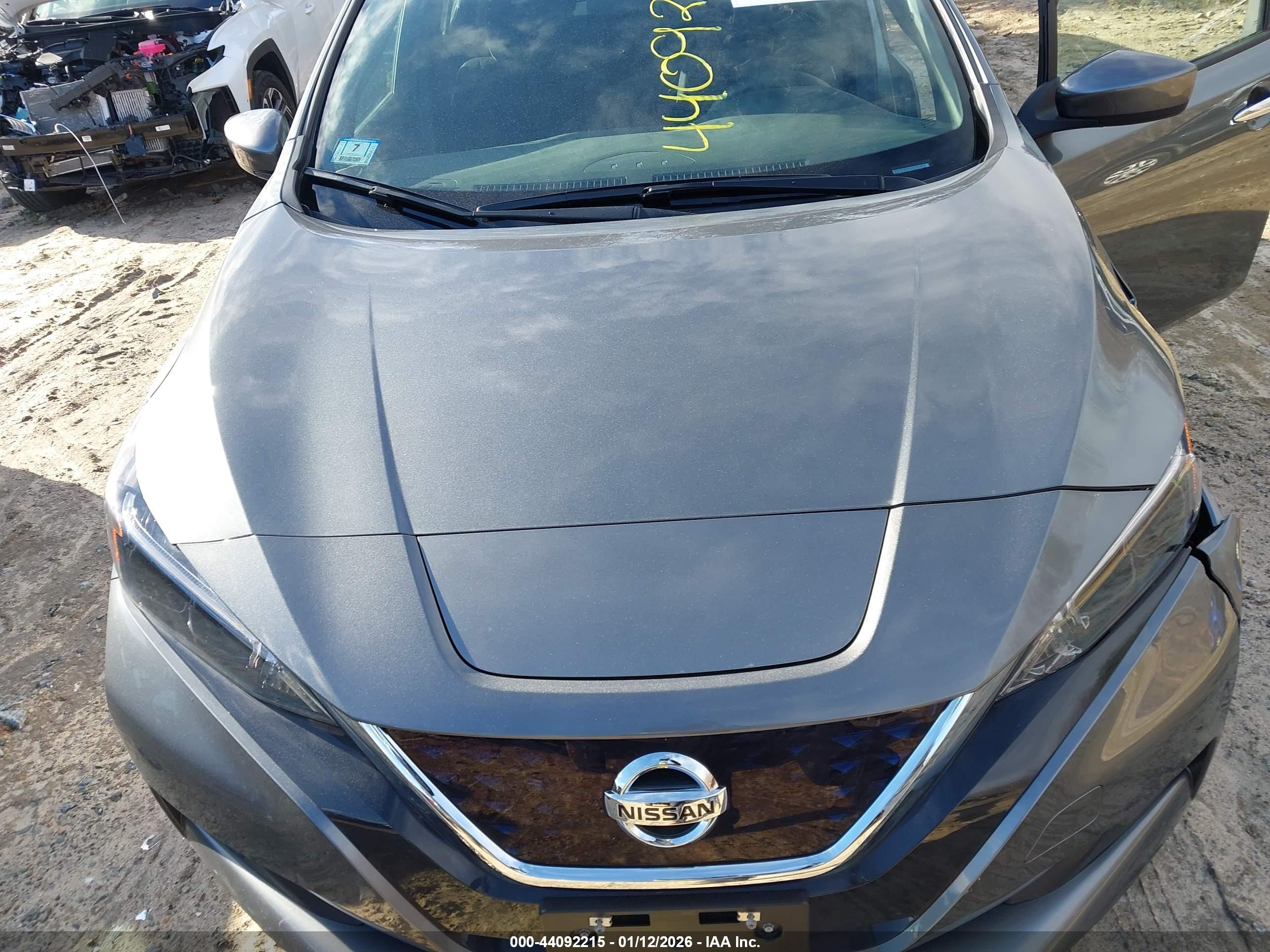 NISSAN LEAF image 10