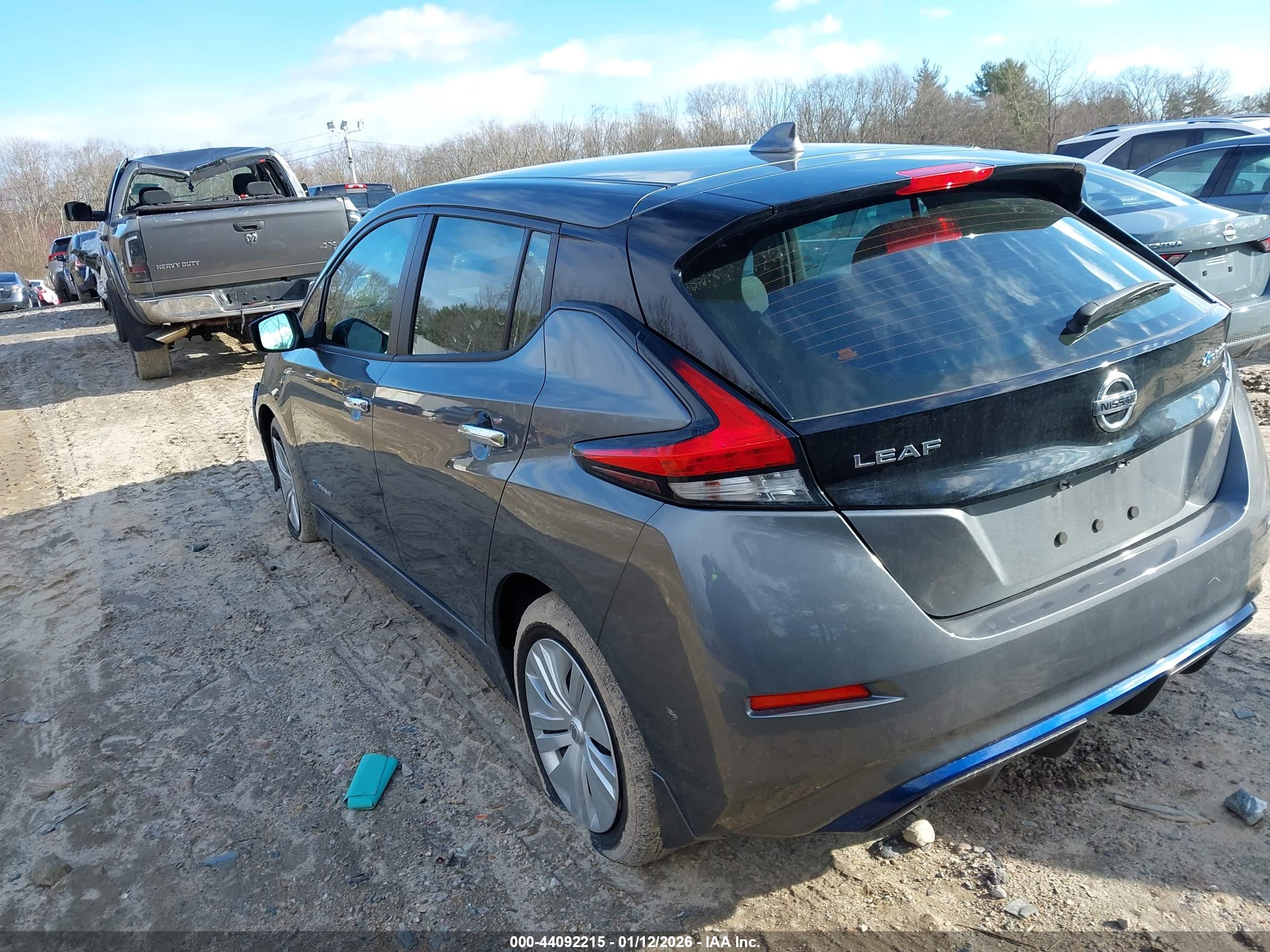 NISSAN LEAF image 3
