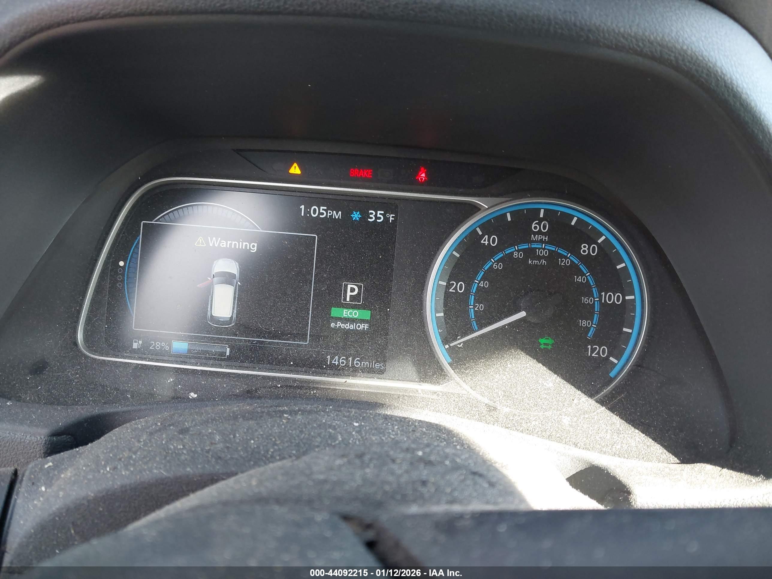 NISSAN LEAF image 7