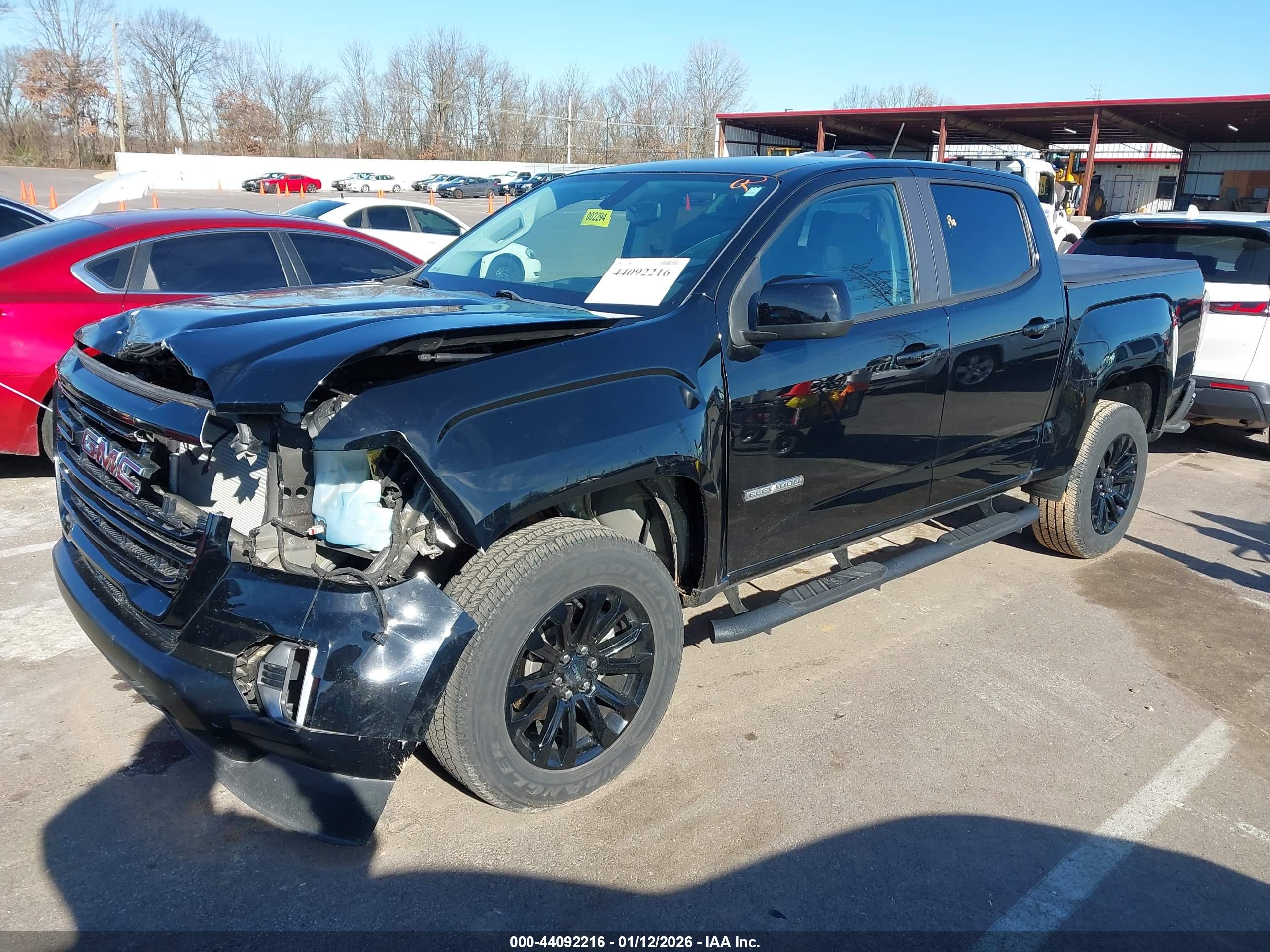 GMC CANYON image 2