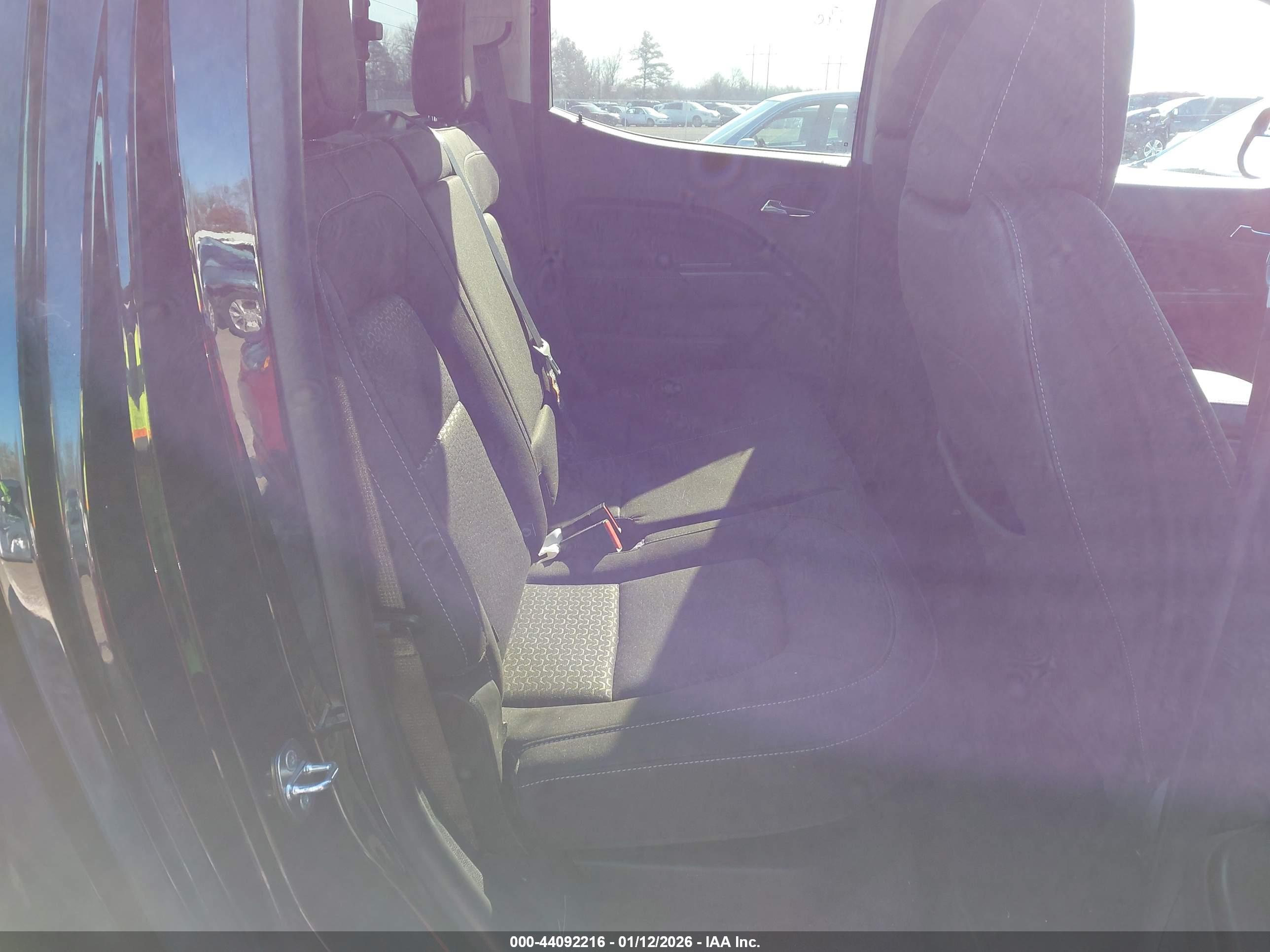 GMC CANYON image 8