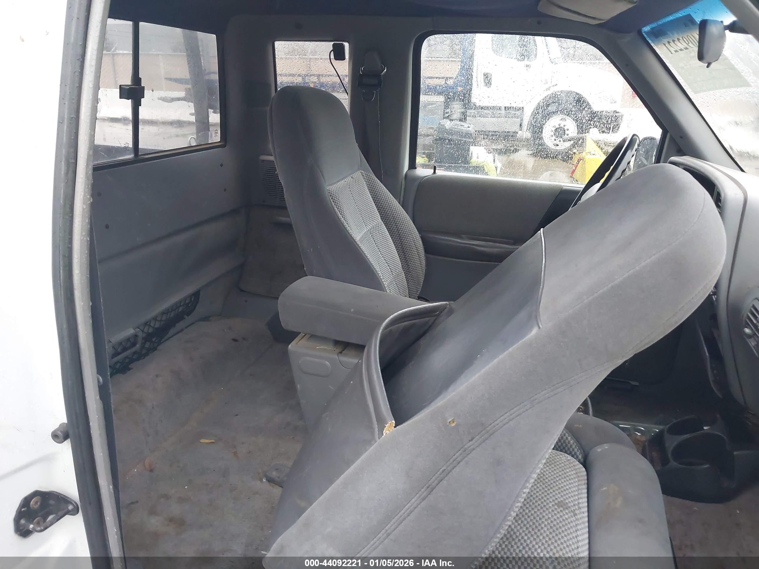 FORD RANGER image 8