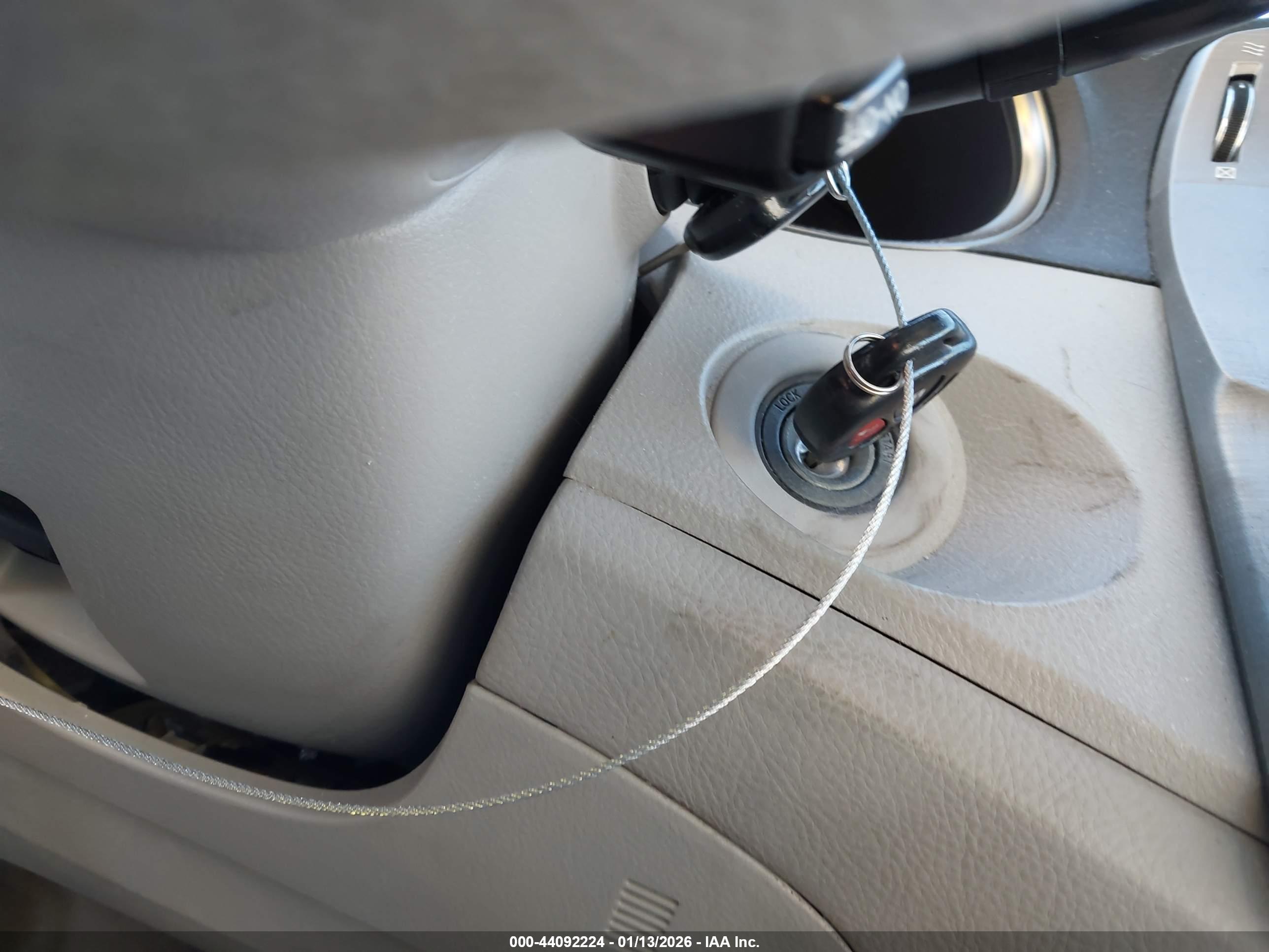 TOYOTA AVALON image 11