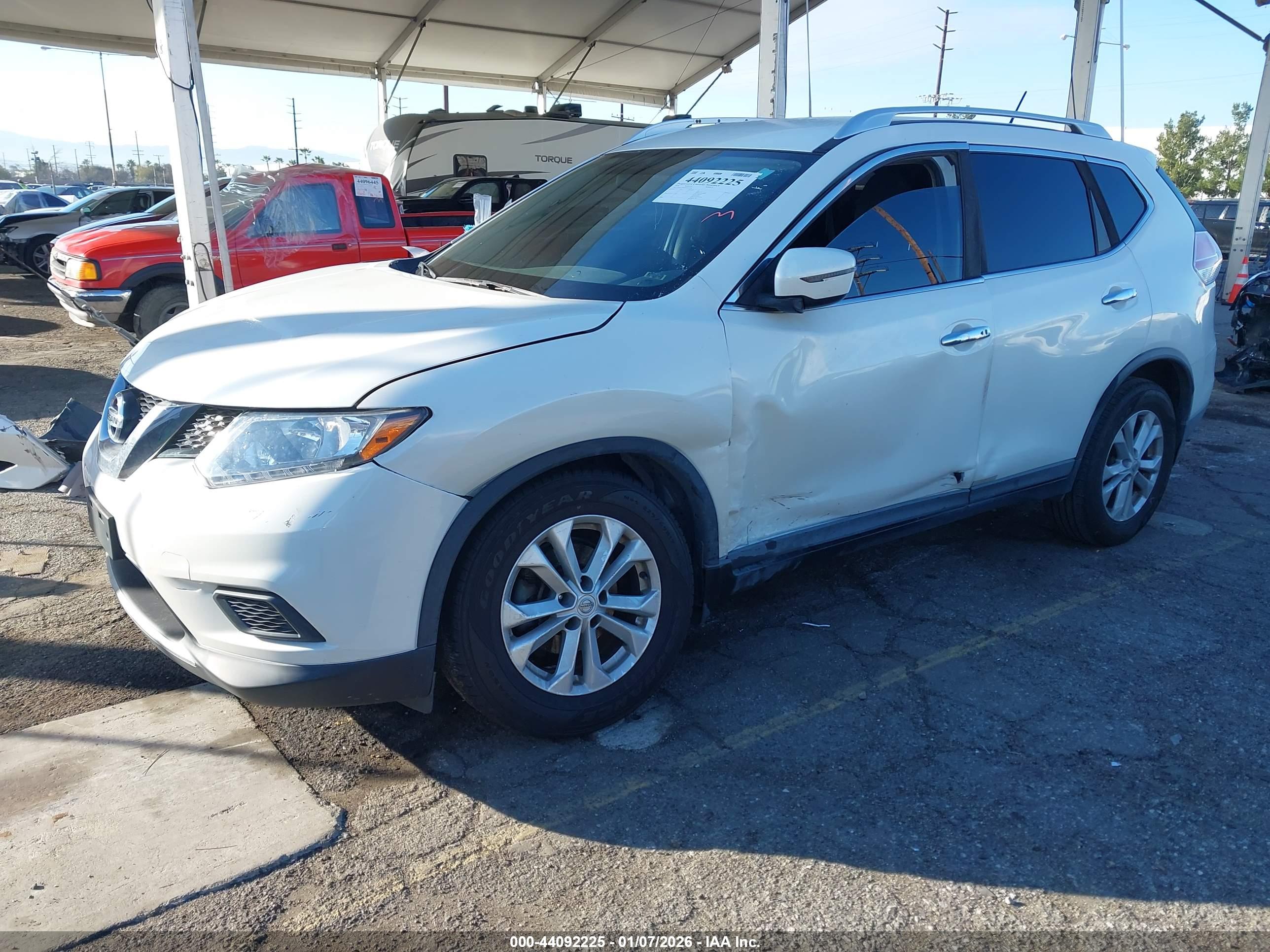 NISSAN ROGUE image 2