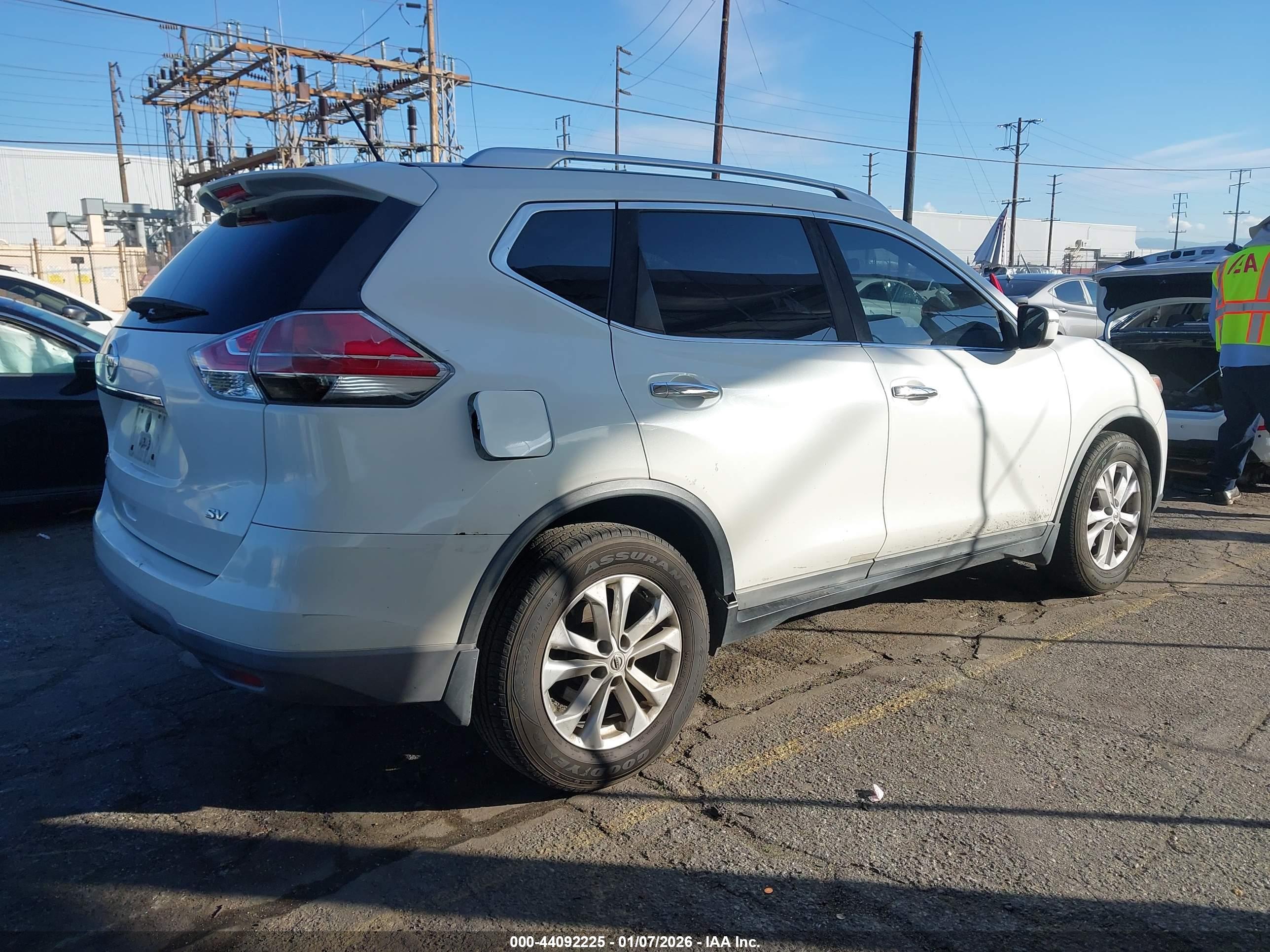 NISSAN ROGUE image 4