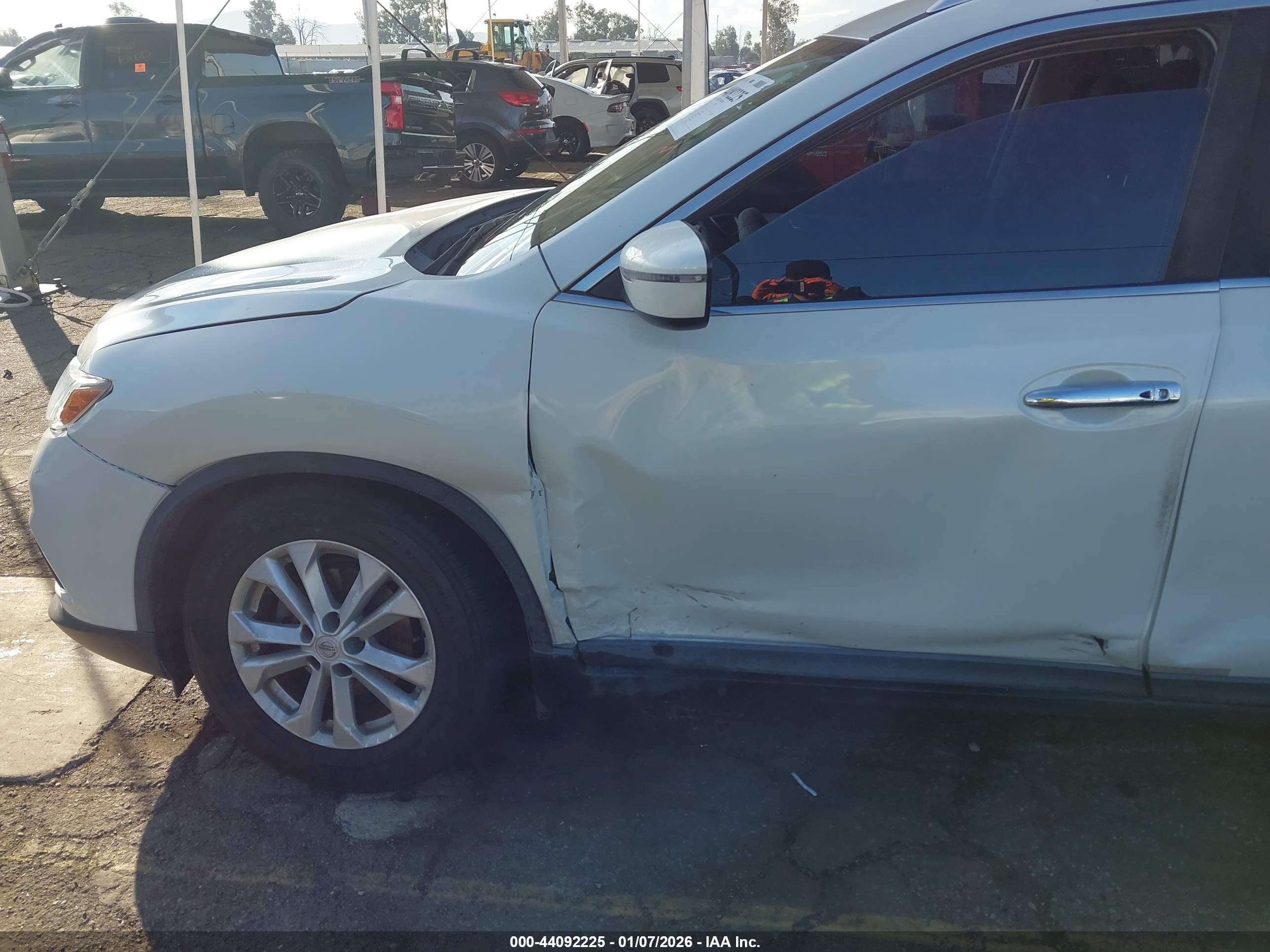 NISSAN ROGUE image 6
